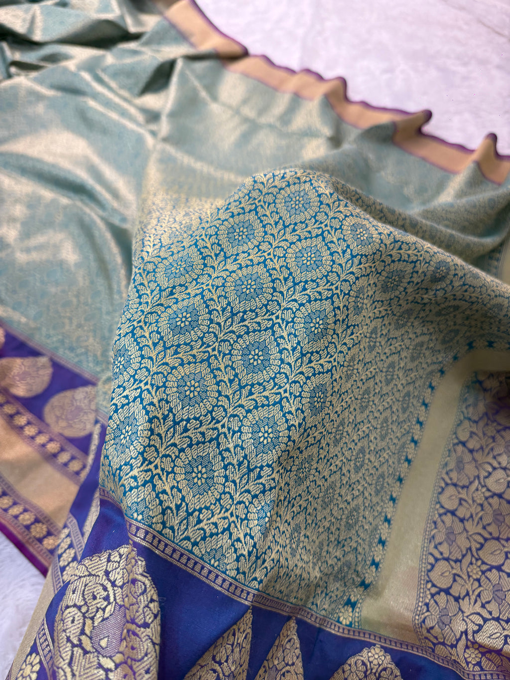 Banarasi Katan Semi Silk Saree In contrast Sea Green Colour With Magenta Border
