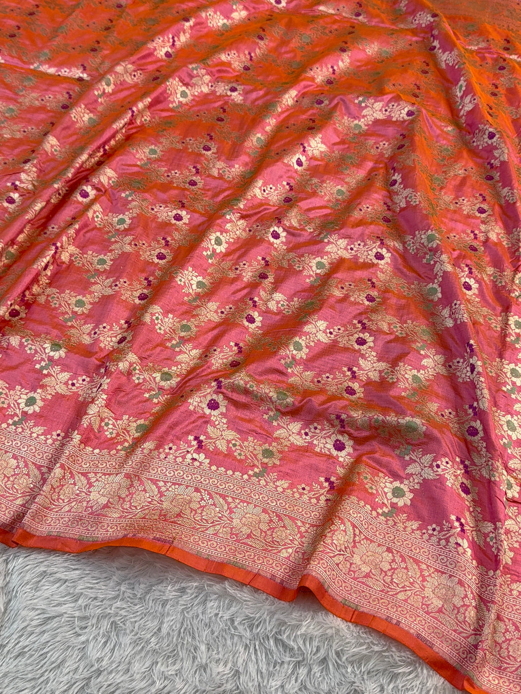 Banarasi pure katan silk saree with meenakari jaal design in dual shade of Light Pink and Peach color