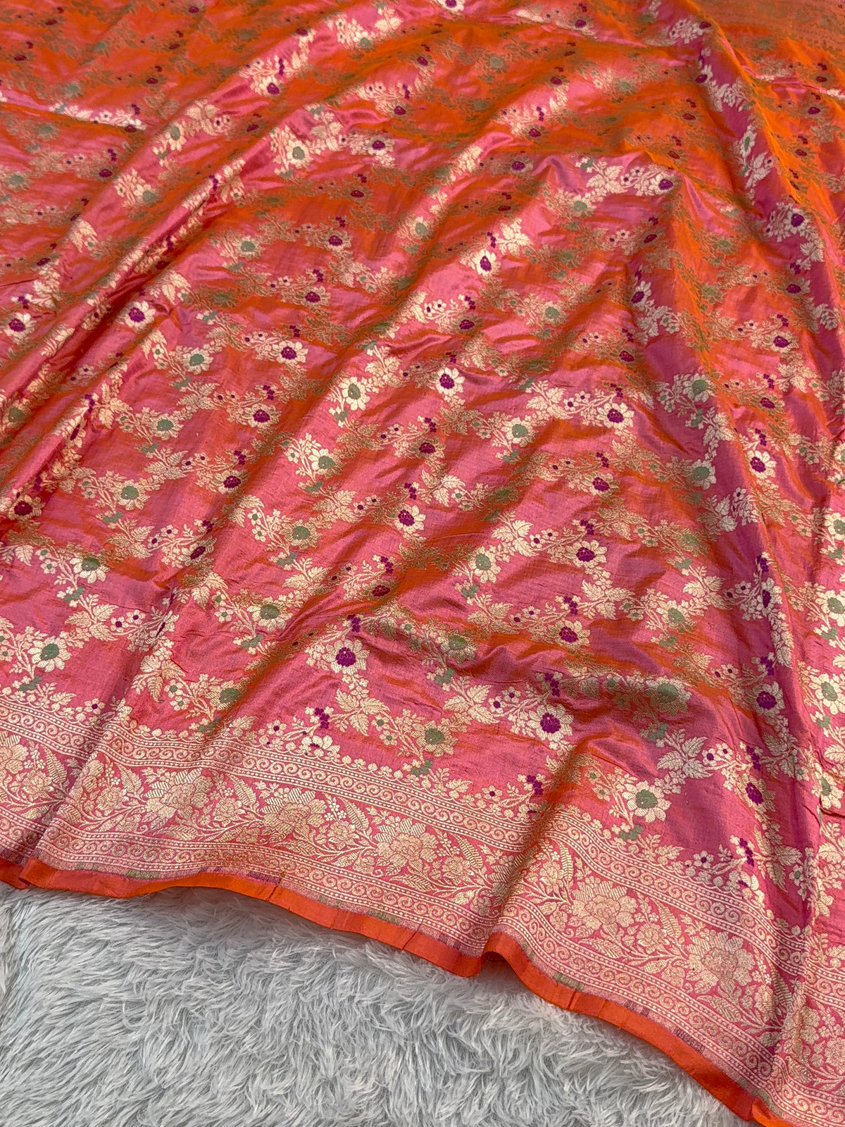 Banarasi pure katan silk saree with meenakari jaal design in dual shade of Light Pink and Peach color