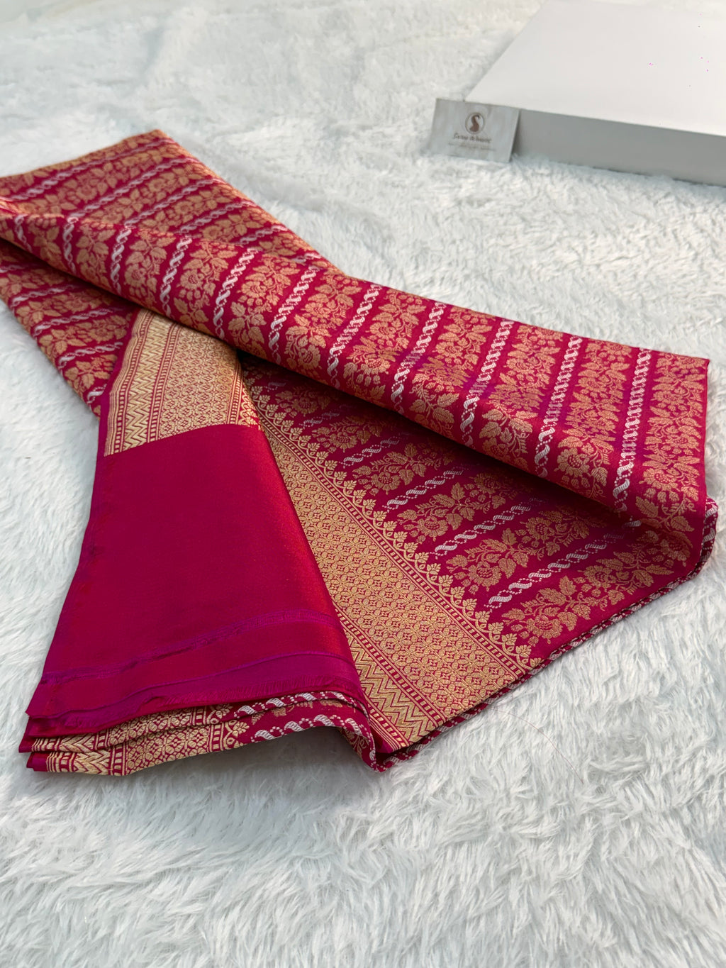Banarasi Pure Katan Silk Saree Handloom Woven With Silver and Gold Zari Work In Vertical Floral Jaal Design Pattern In Deep Red Color
