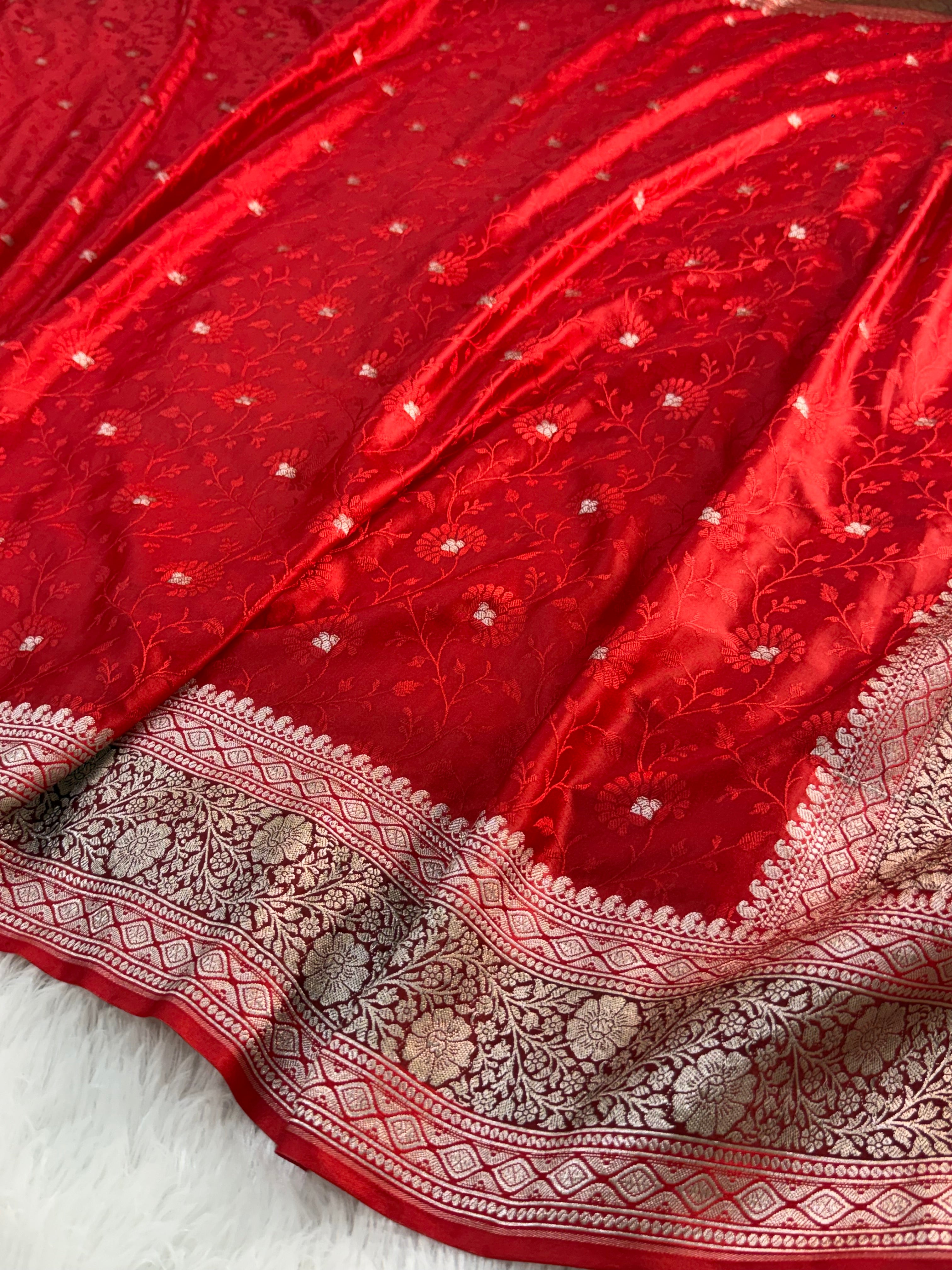 Banarasi Mashru Silk Saree with Tanchoi Jaal Weaving in Parriot Green color (Copy)