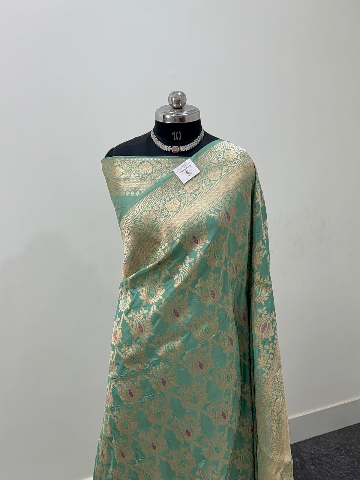 Banarasi Pure Katan Silk Saree with Geometrical Meenakari jaal design in Pista Colour
