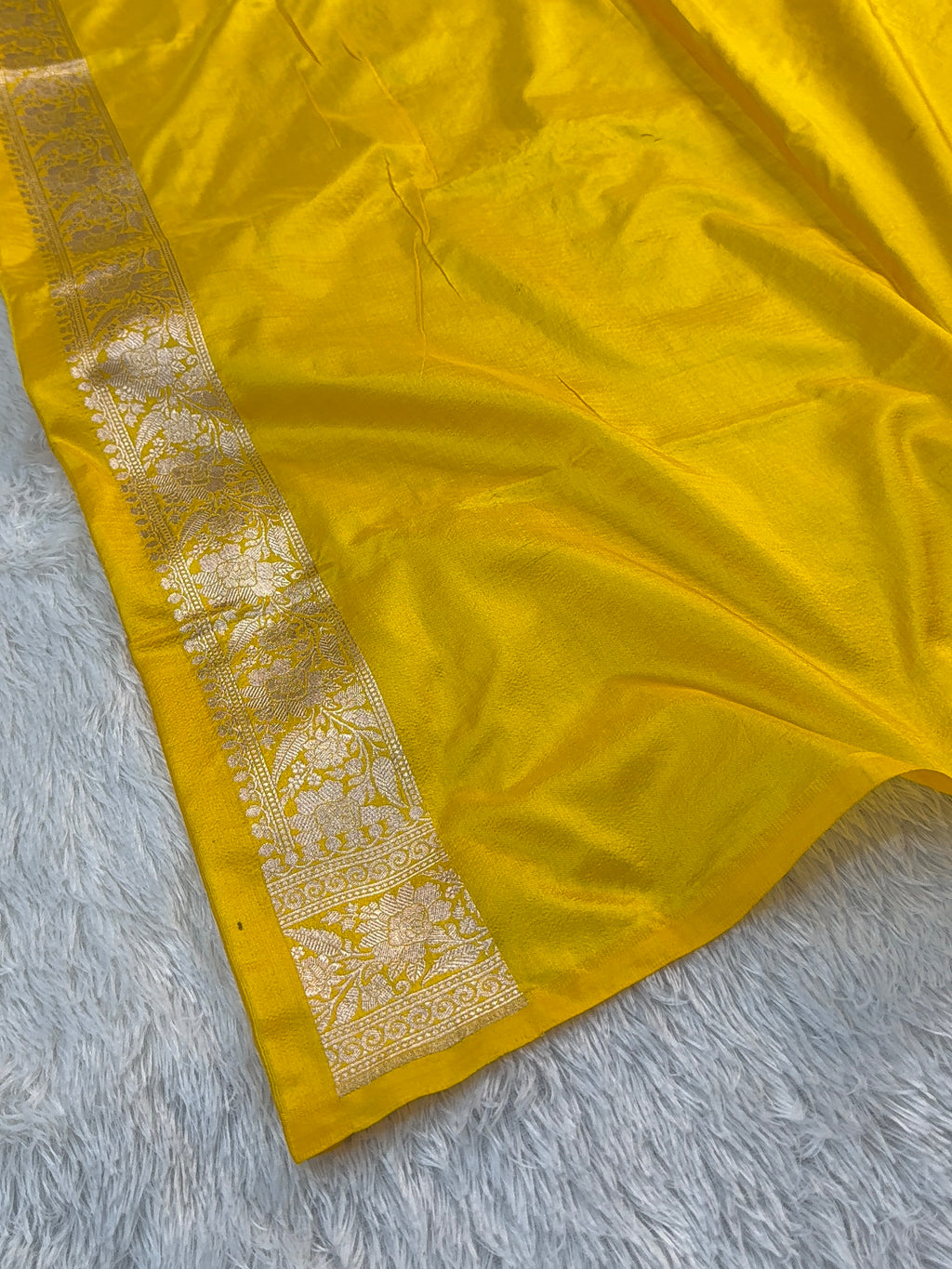 Banarasi pure katan silk saree with meenakari jaal design pattern in shade of Gold Color