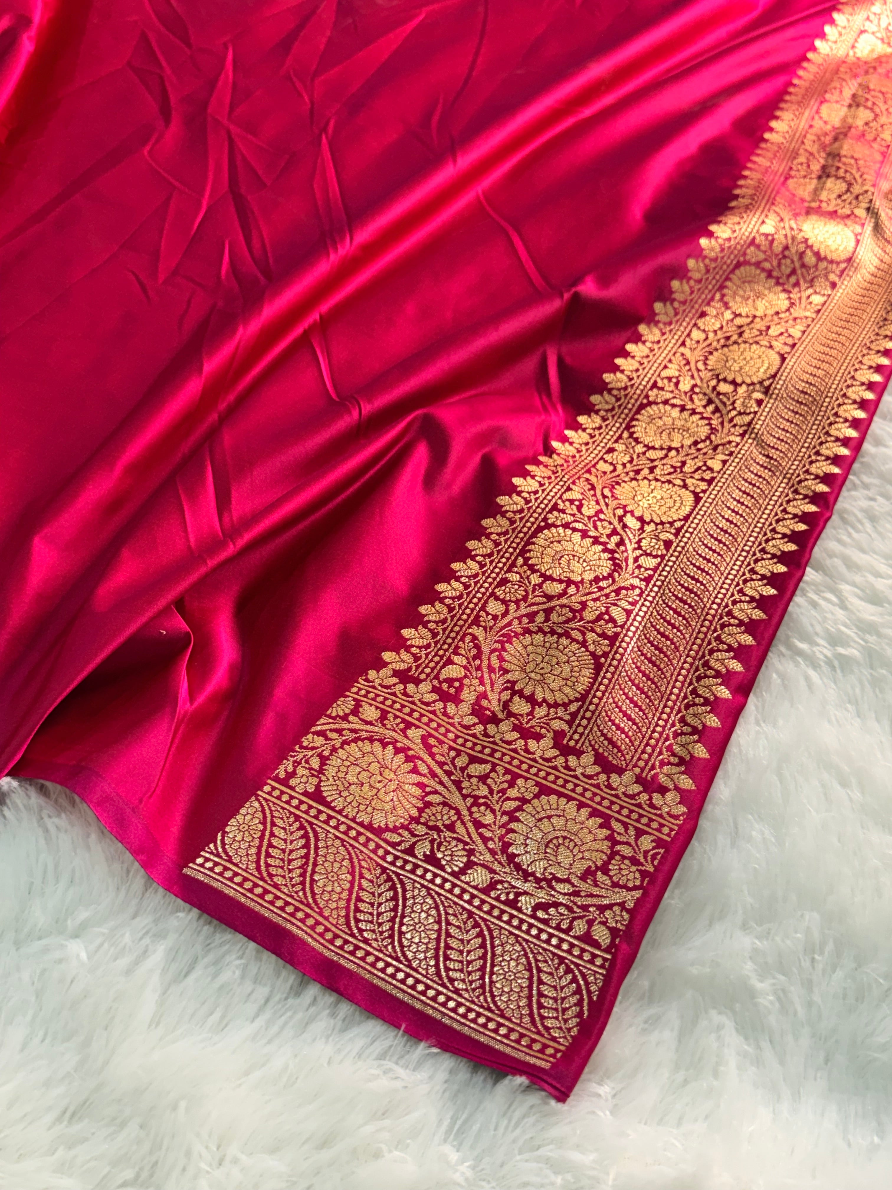 Banarasi Mashru Silk Saree with Buti Design in contrast Lavender colour