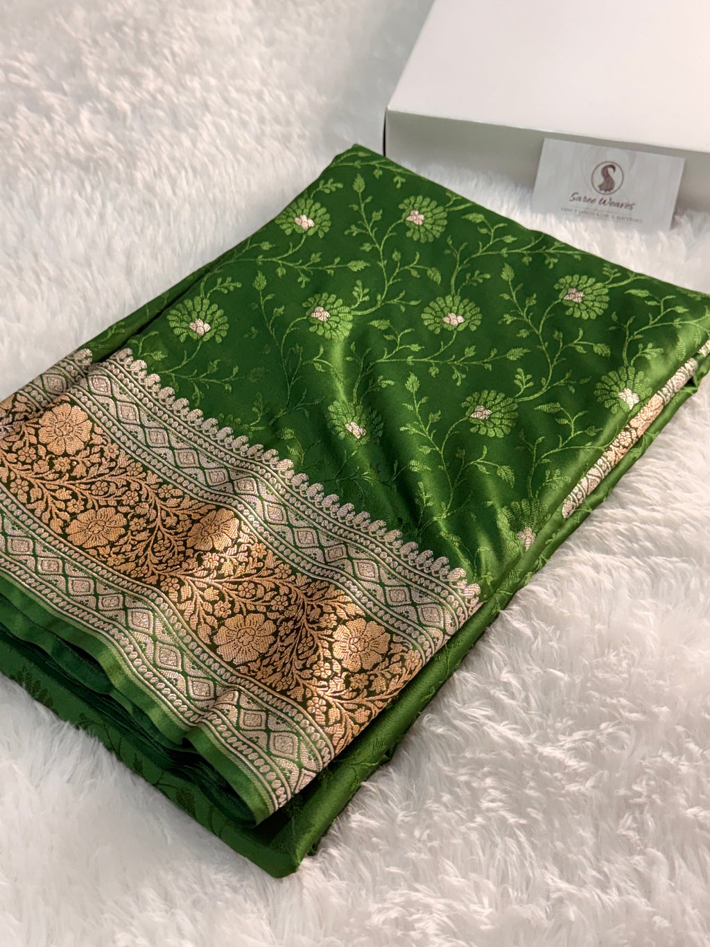 Banarasi Mashru Silk Saree with Tanchoi Jaal Weaving in Parriot Green color