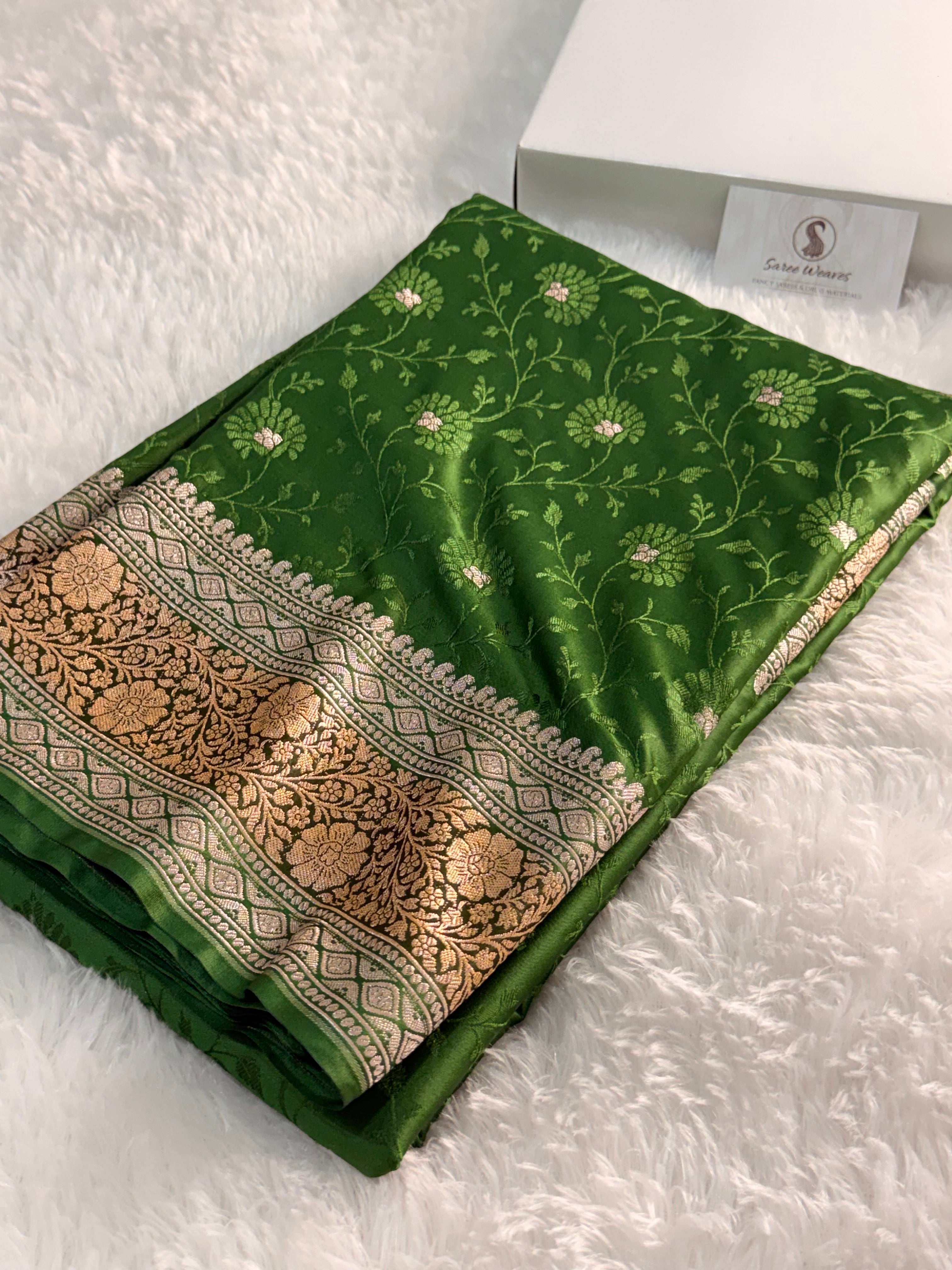 Banarasi Mashru Silk Saree with Tanchoi Jaal Weaving in Parriot Green color