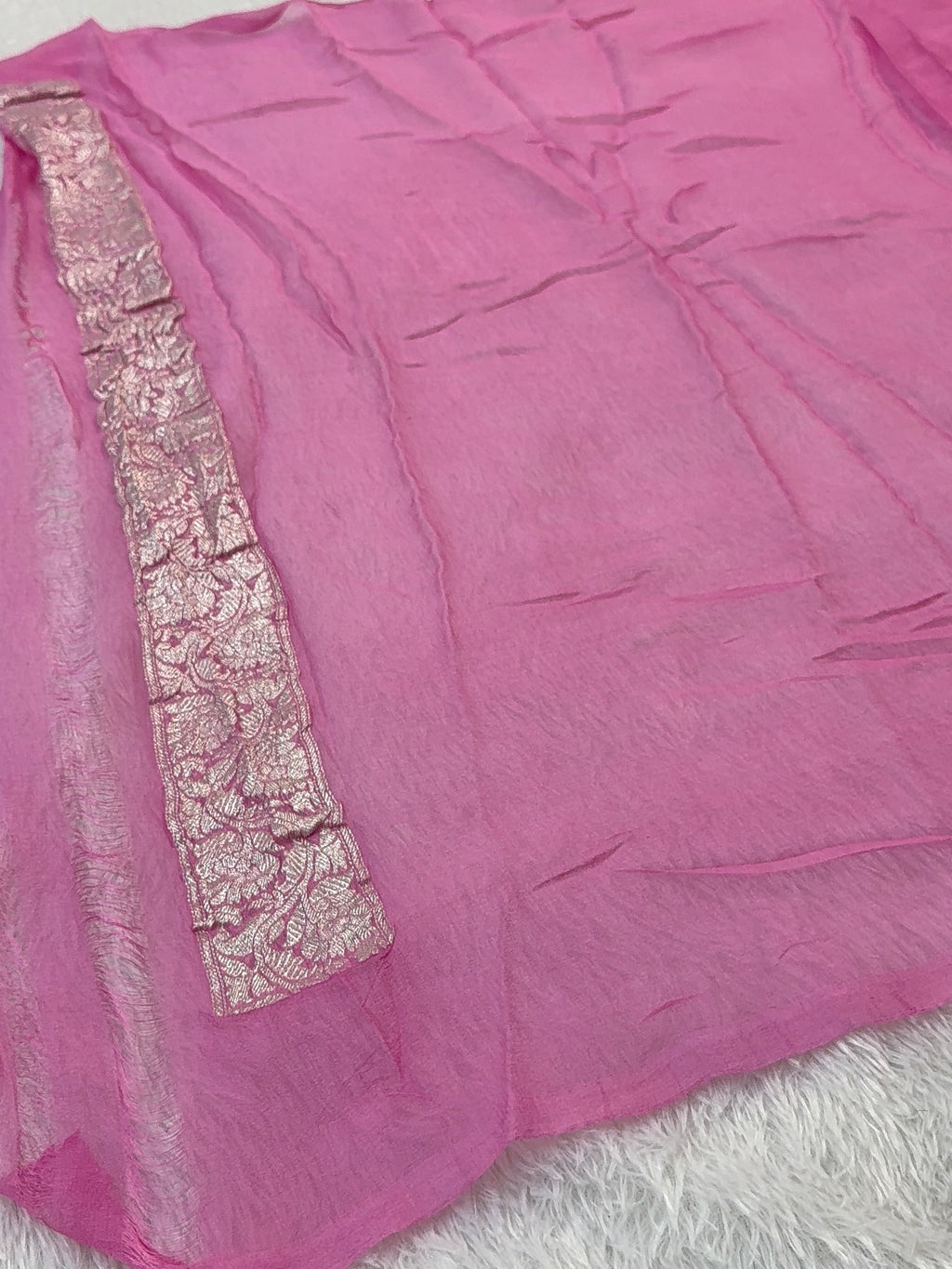 Banarasi Pure Khaddi Chiffon Saree  in Silver Zari with Small Interlocked Motifs Design in Pink Colour