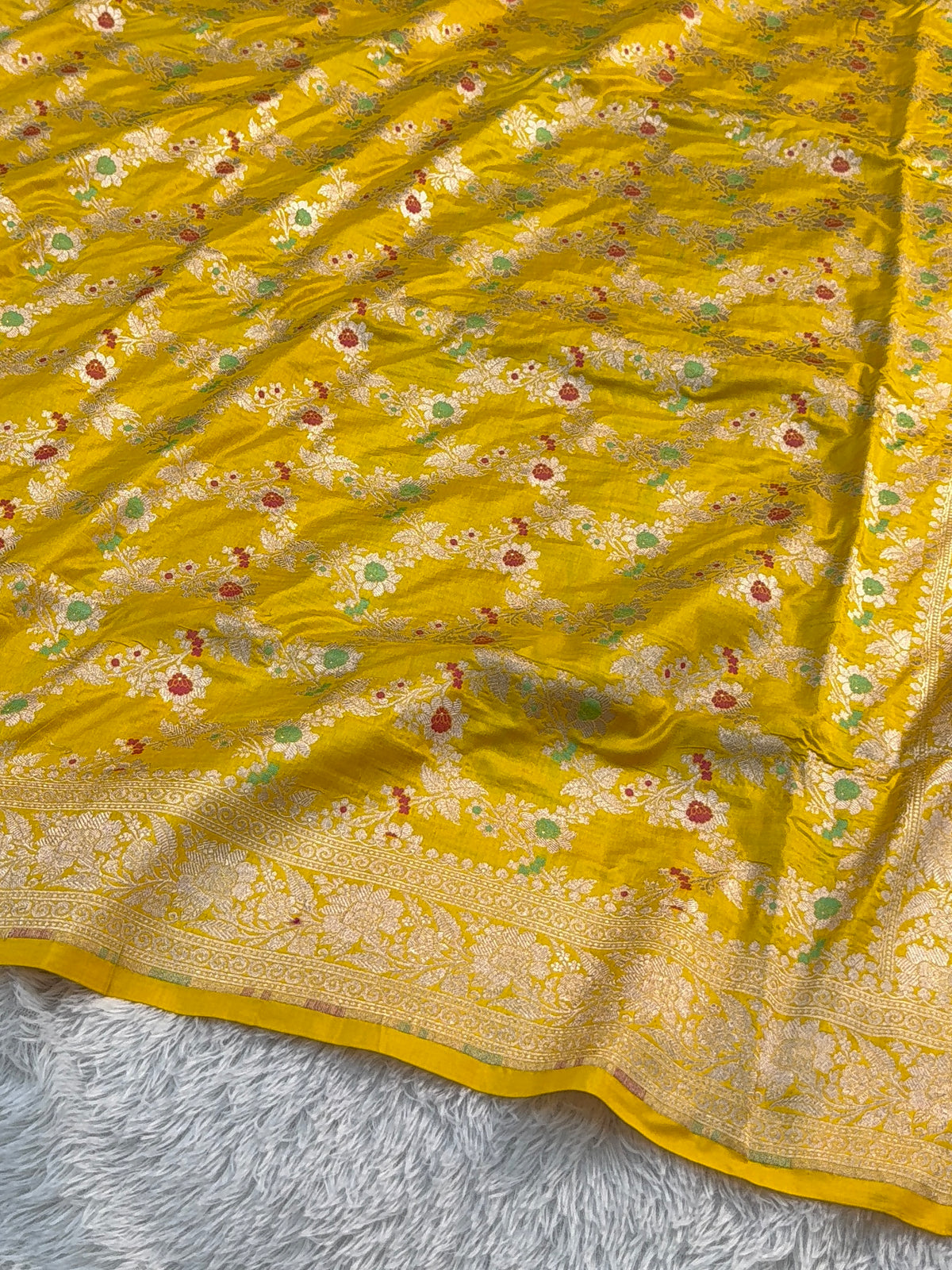 Banarasi pure katan silk saree with meenakari jaal design pattern in shade of Gold Color