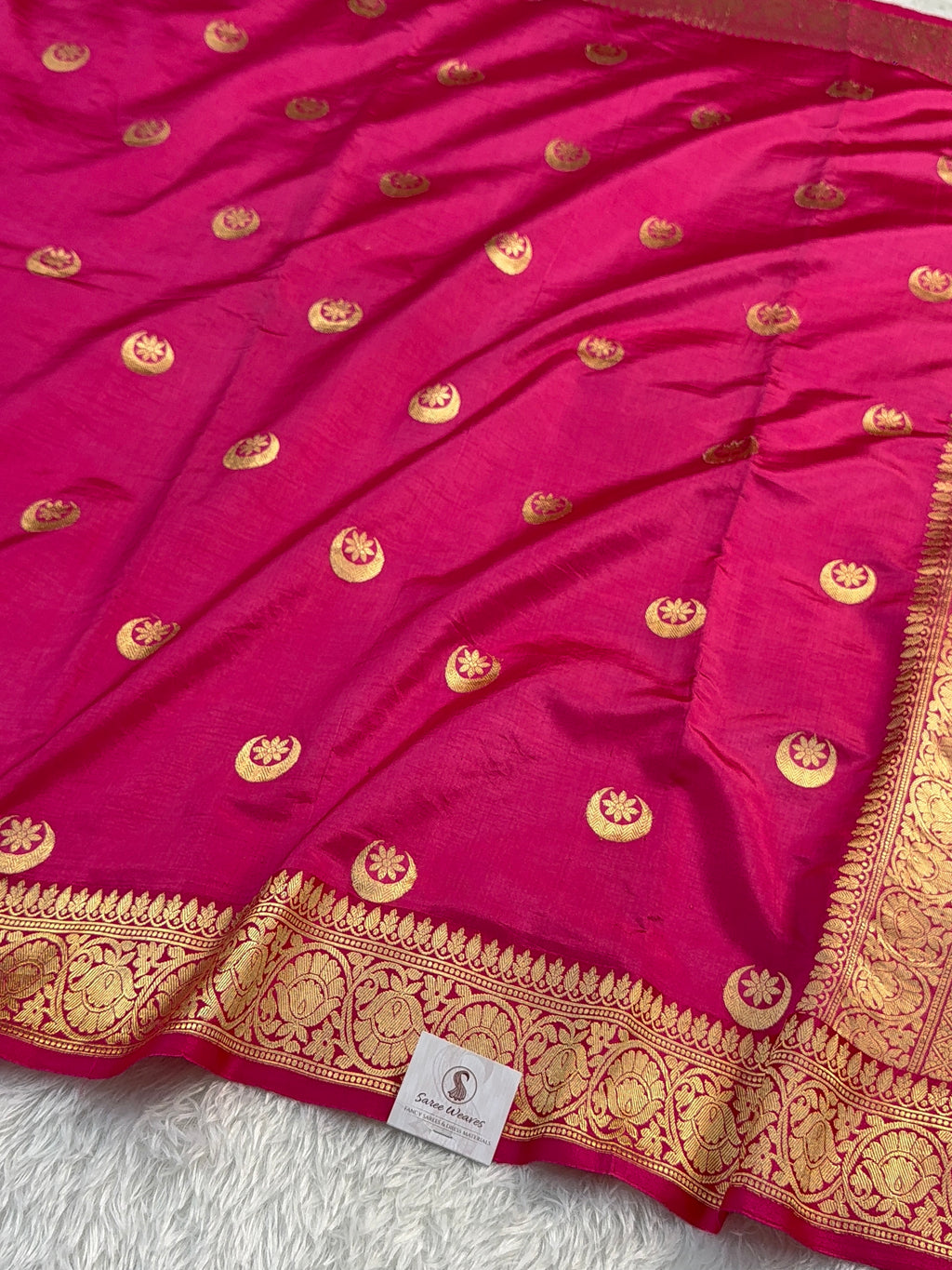Banarasi Raw Mango Silk Saree in Chand Tara Design in Rani Color