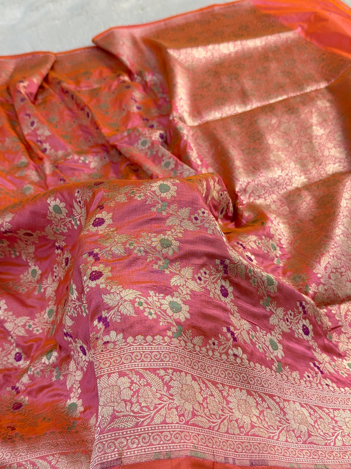 Banarasi pure katan silk saree with meenakari jaal design in dual shade of Light Pink and Peach color
