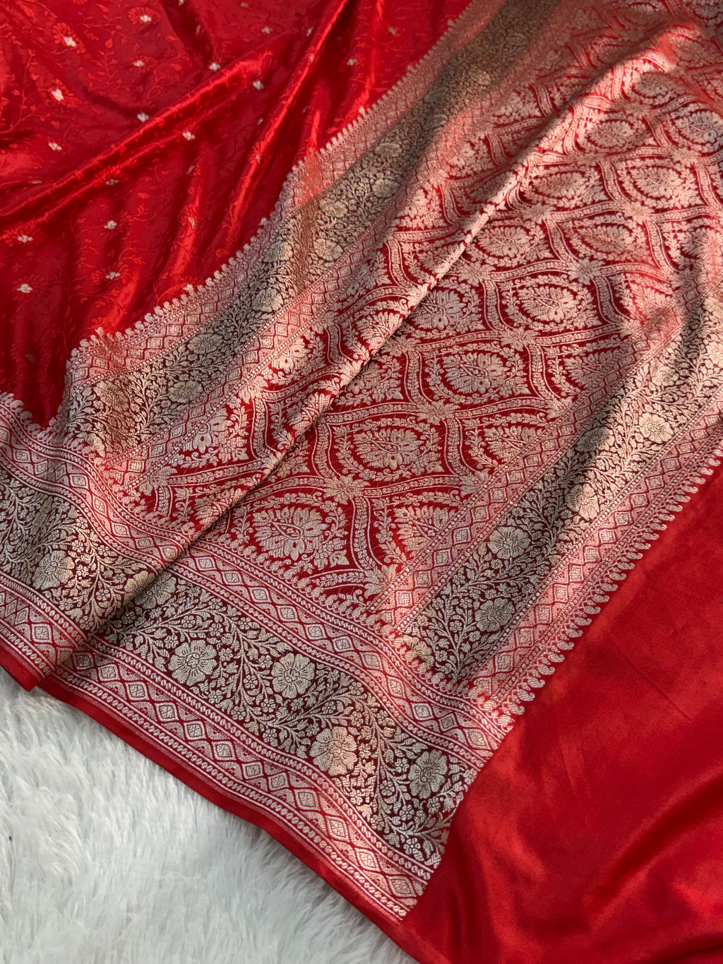 Banarasi Mashru Silk Saree with Tanchoi Jaal Weaving in Parriot Green color (Copy)