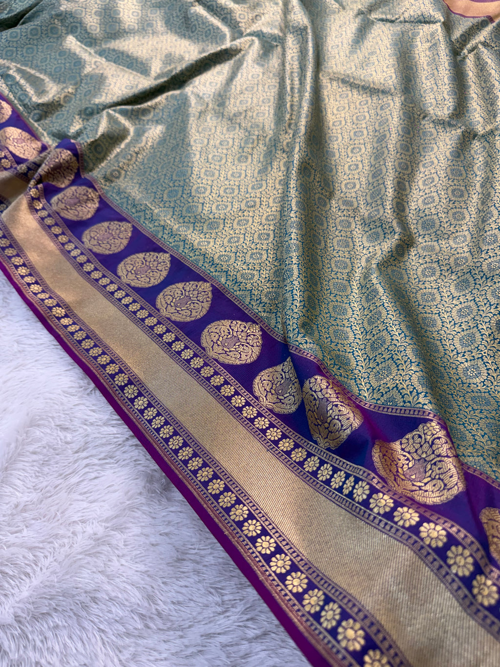 Banarasi Katan Semi Silk Saree In contrast Sea Green Colour With Magenta Border