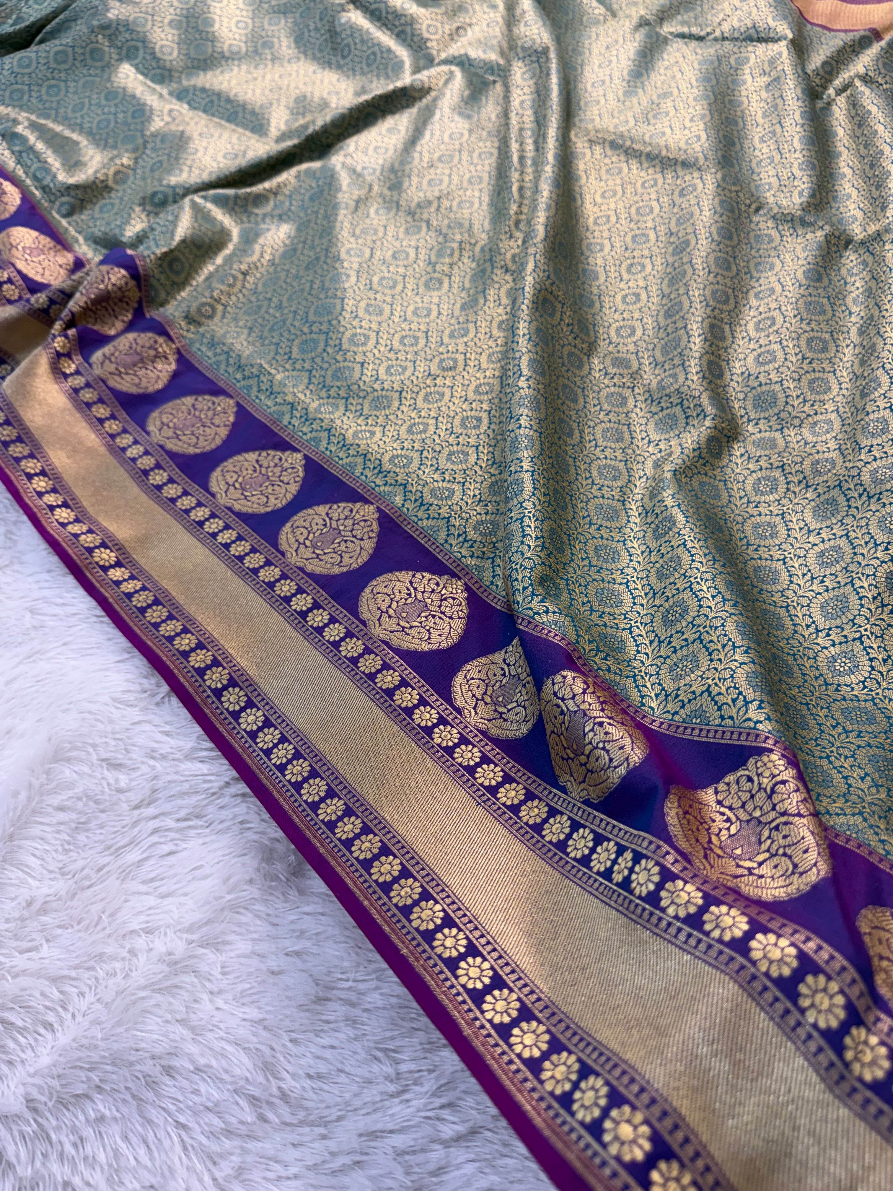 Banarasi Katan Semi Silk Saree In contrast Sea Green Colour With Magenta Border