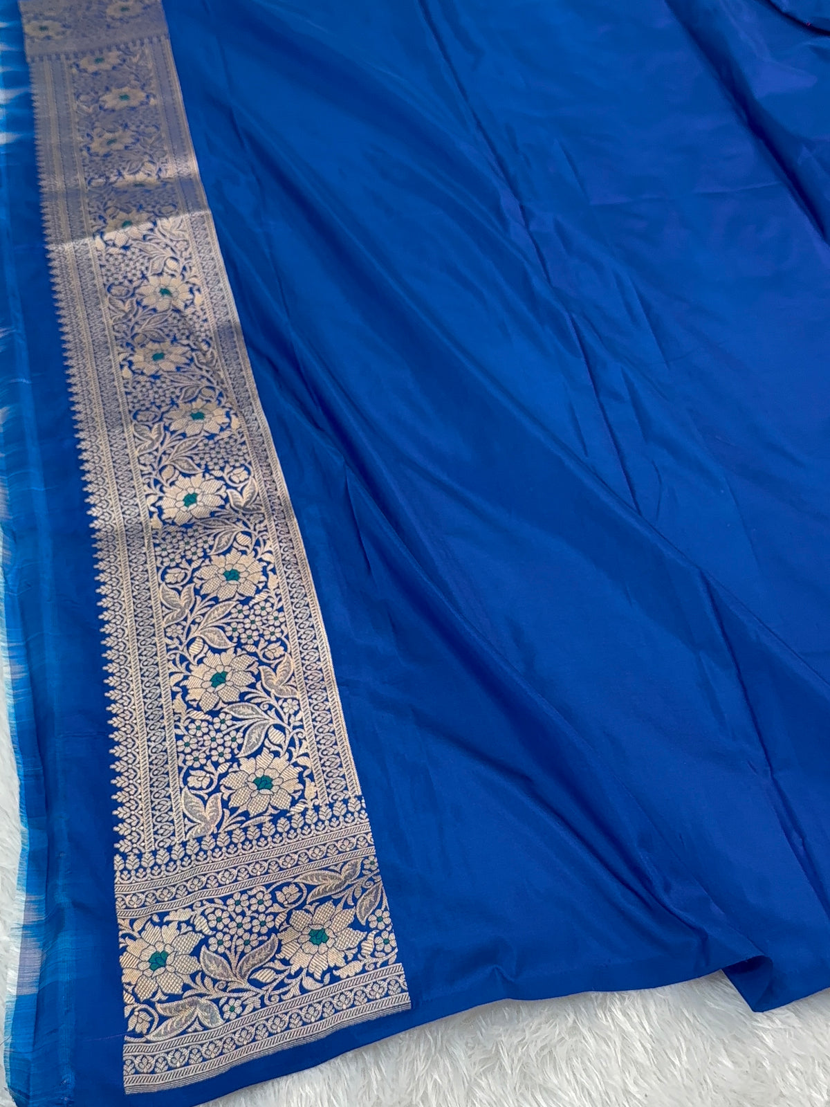 Banarasi Pure Katan Silk Rangkat Saree with the combination of Bottle Green and Royal Blue Colour