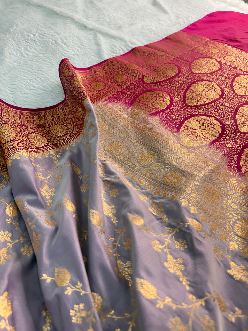 Mashru Silk Saree With Jaal Design In pastel contrast Colour