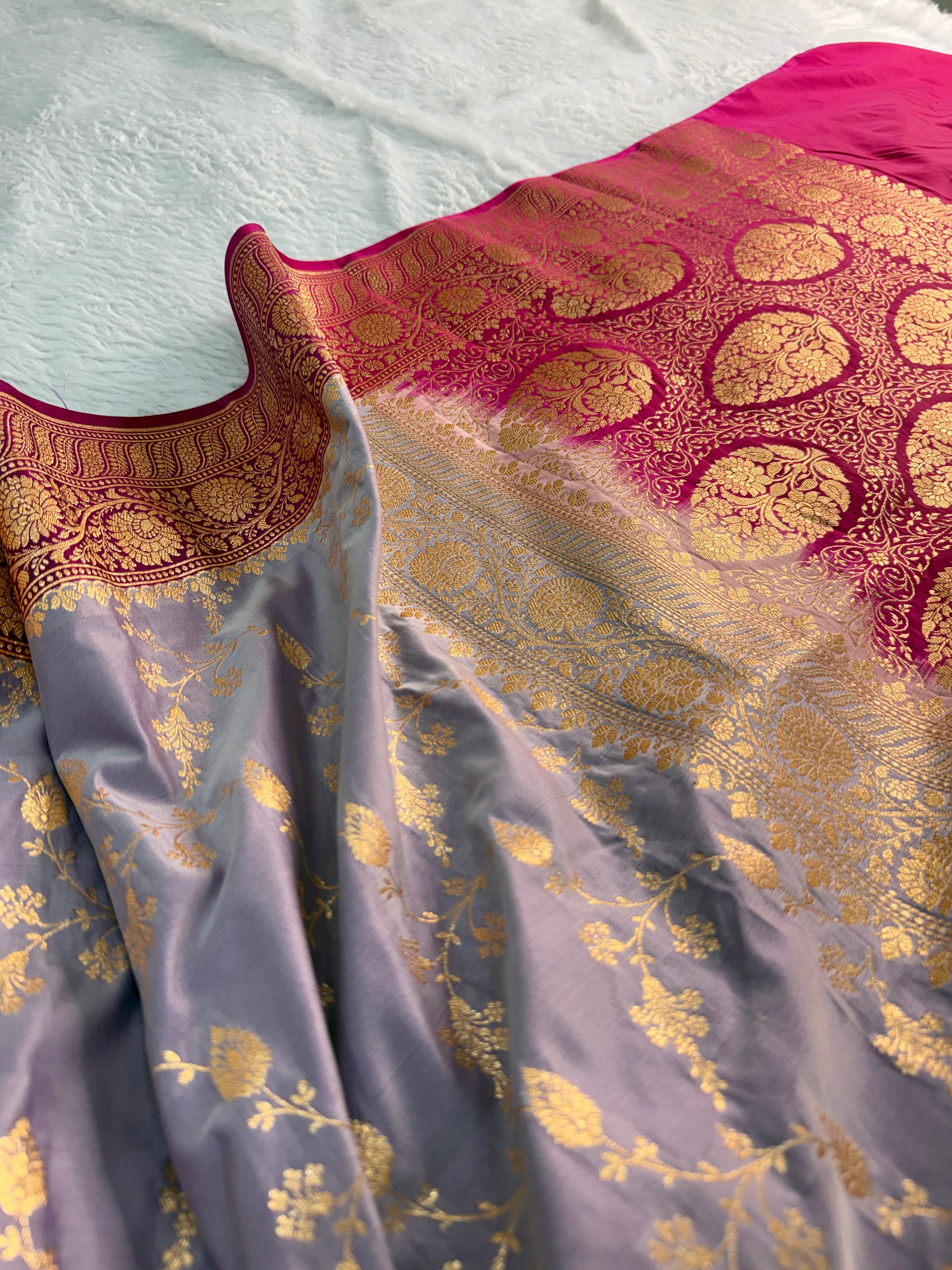 Mashru Silk Saree With Jaal Design In pastel contrast Colour
