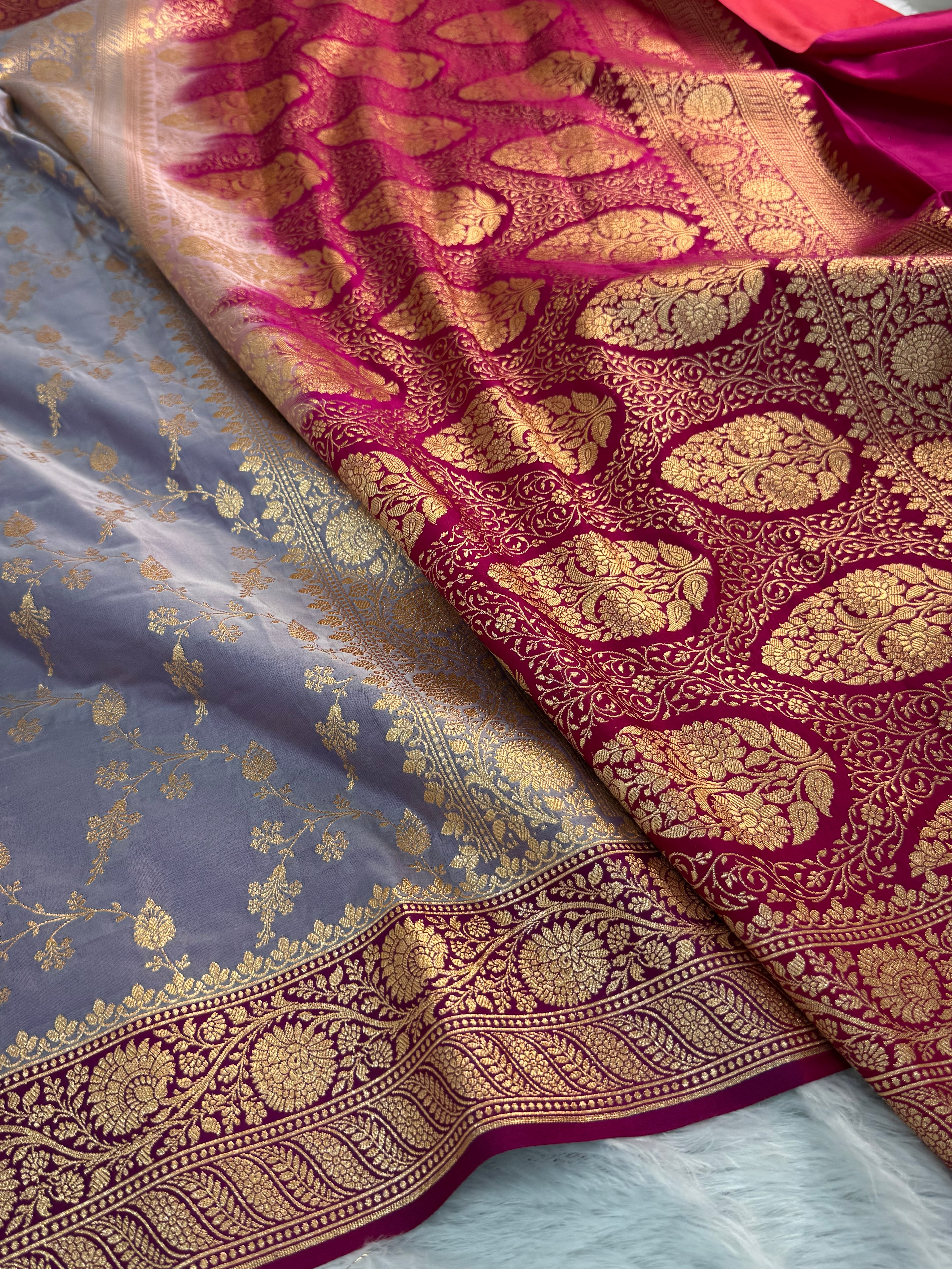 Mashru Silk Saree With Jaal Design In pastel contrast Colour