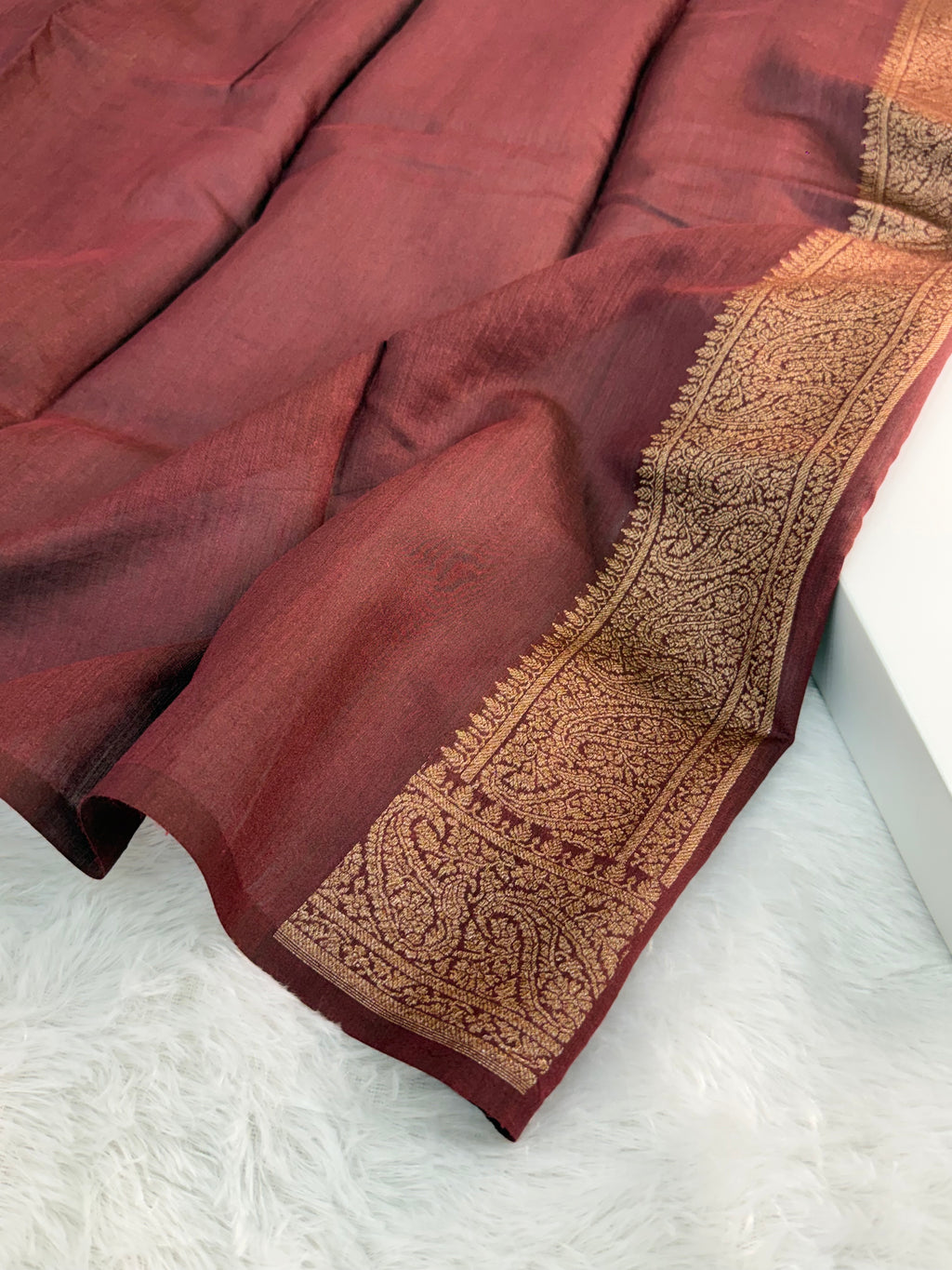 Banarasi Pure Monga Silk saree in contrast Off White and Maroon color