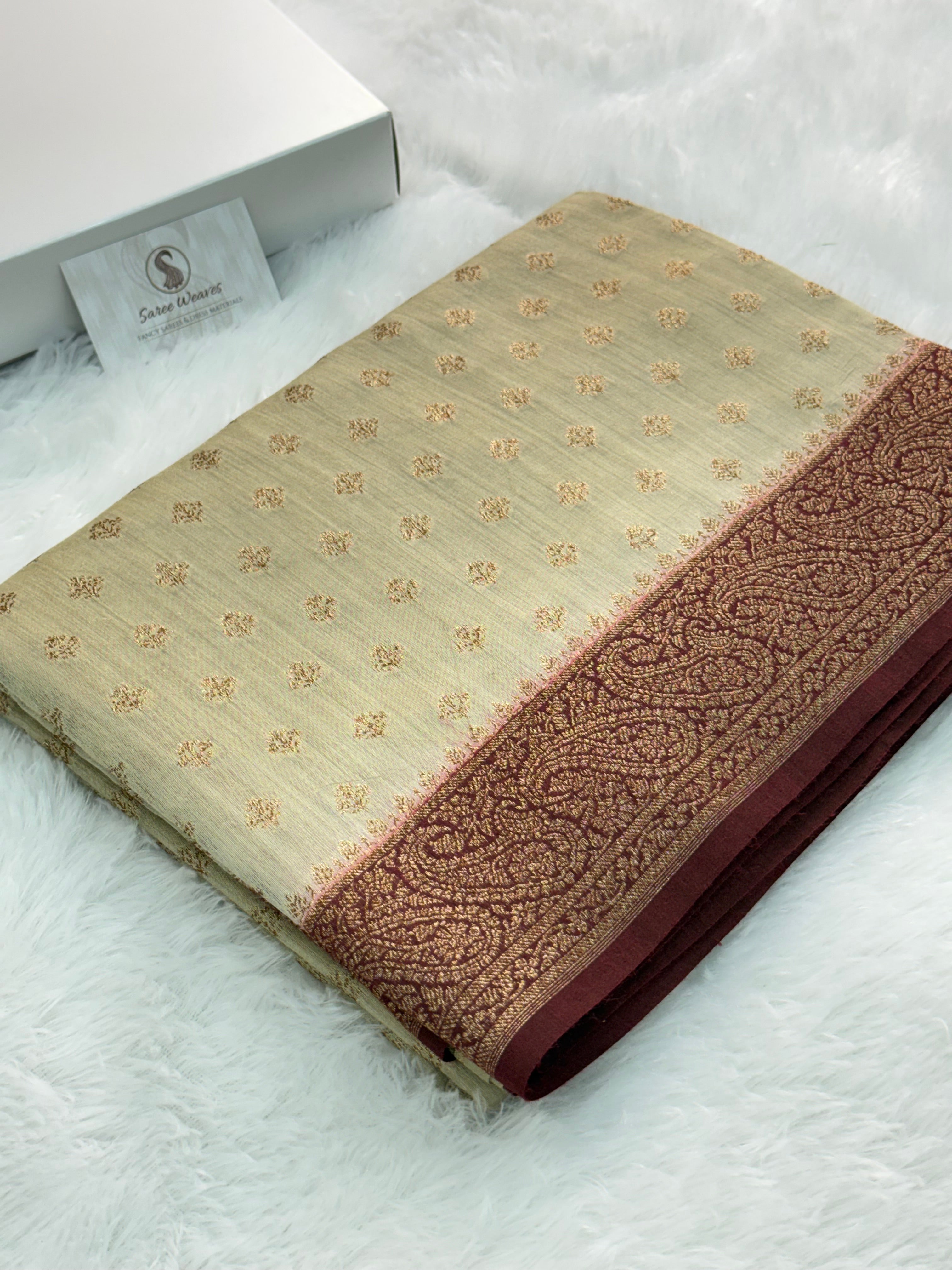 Banarasi Pure Monga Silk saree in contrast Off White and Maroon color