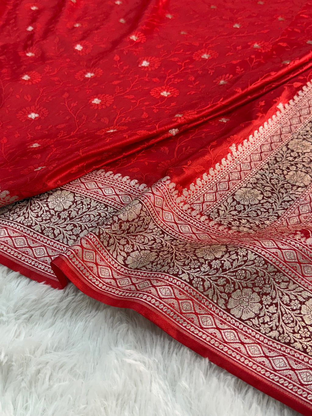 Banarasi Mashru Silk Saree with Tanchoi Jaal Weaving in Parriot Green color (Copy)