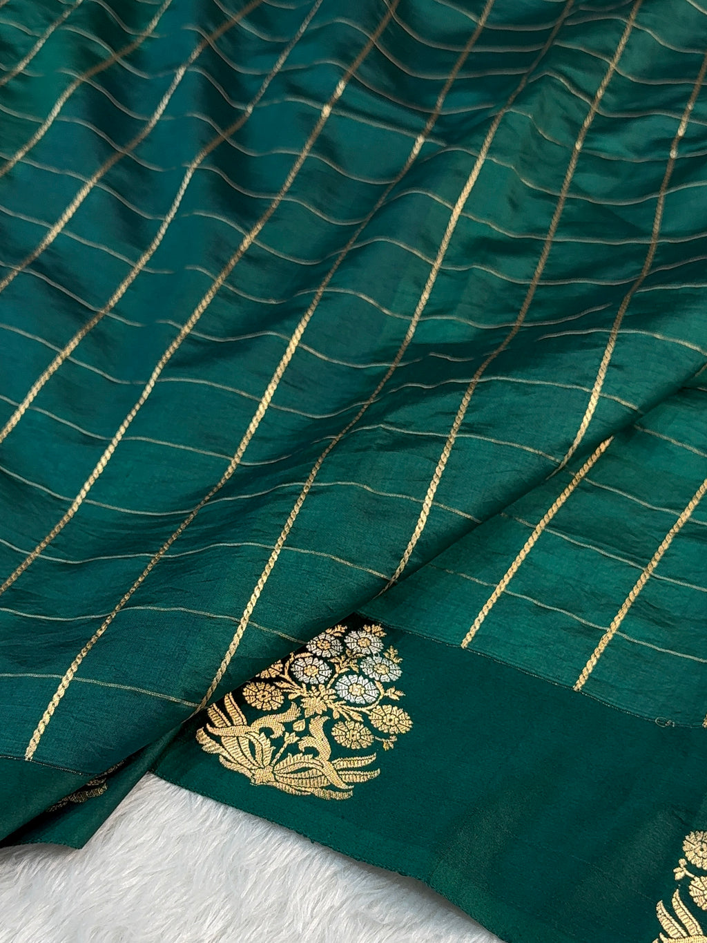 Banarasi Raw Mango Silk Saree with Satin Border with Checks Design in Dark Green Colour