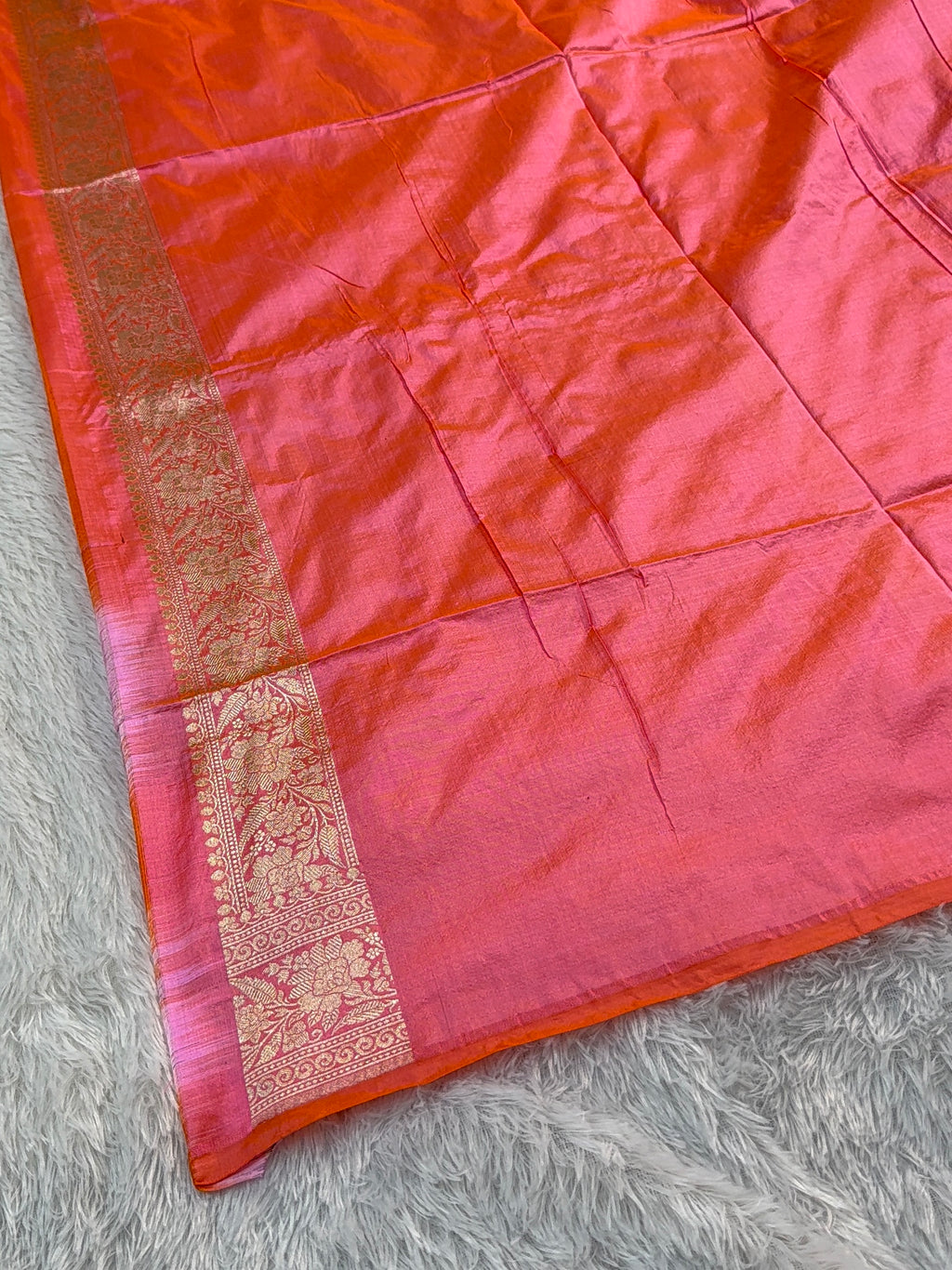 Banarasi pure katan silk saree with meenakari jaal design in dual shade of Light Pink and Peach color