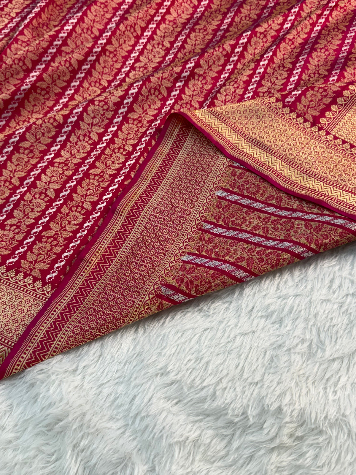 Banarasi Pure Katan Silk Saree Handloom Woven With Silver and Gold Zari Work In Vertical Floral Jaal Design Pattern In Deep Red Color