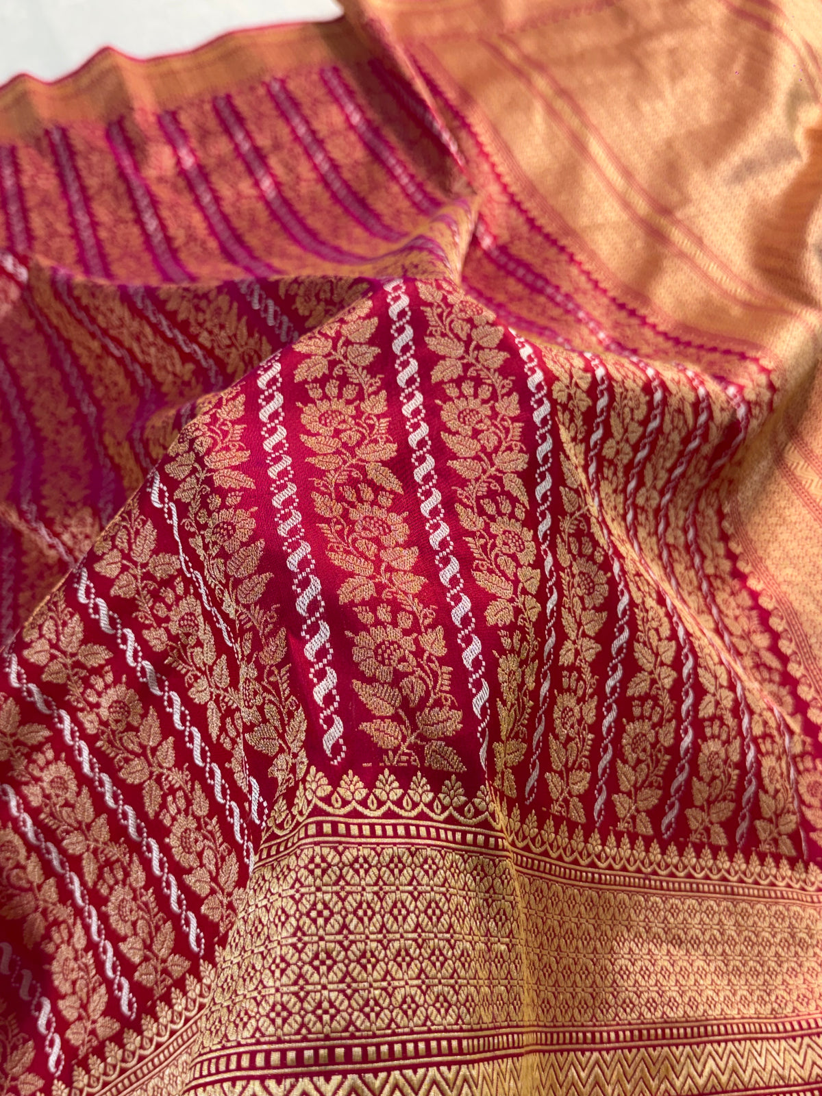 Banarasi Pure Katan Silk Saree Handloom Woven With Silver and Gold Zari Work In Vertical Floral Jaal Design Pattern In Deep Red Color