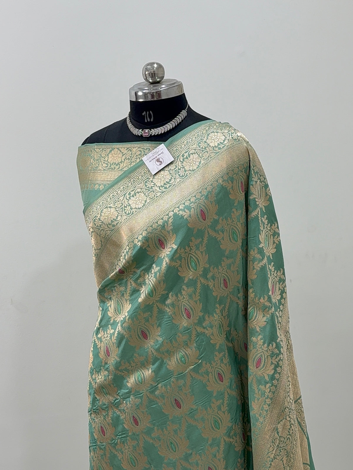Banarasi Pure Katan Silk Saree with Geometrical Meenakari jaal design in Pista Colour