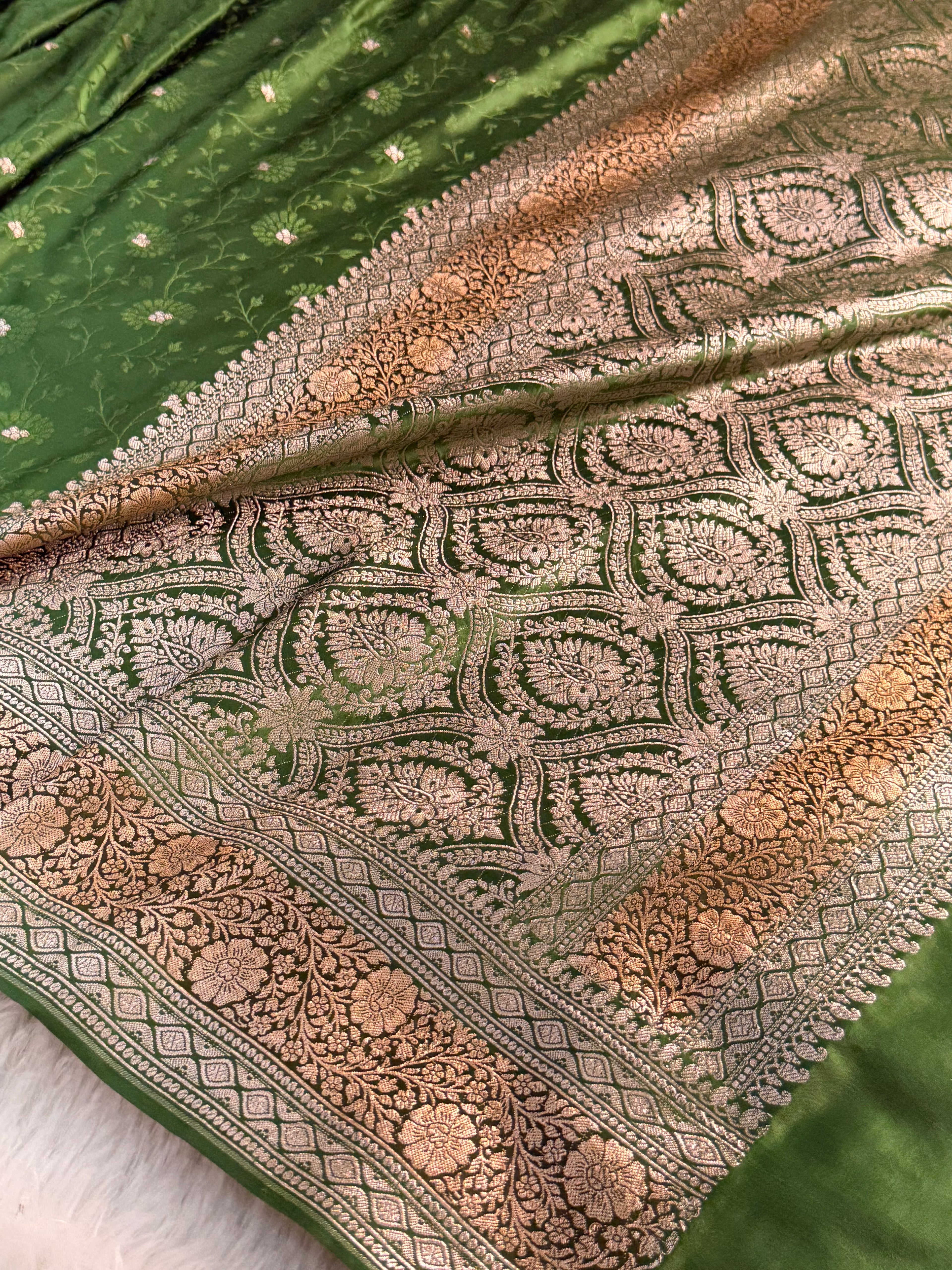 Banarasi Mashru Silk Saree with Tanchoi Jaal Weaving in Parriot Green color