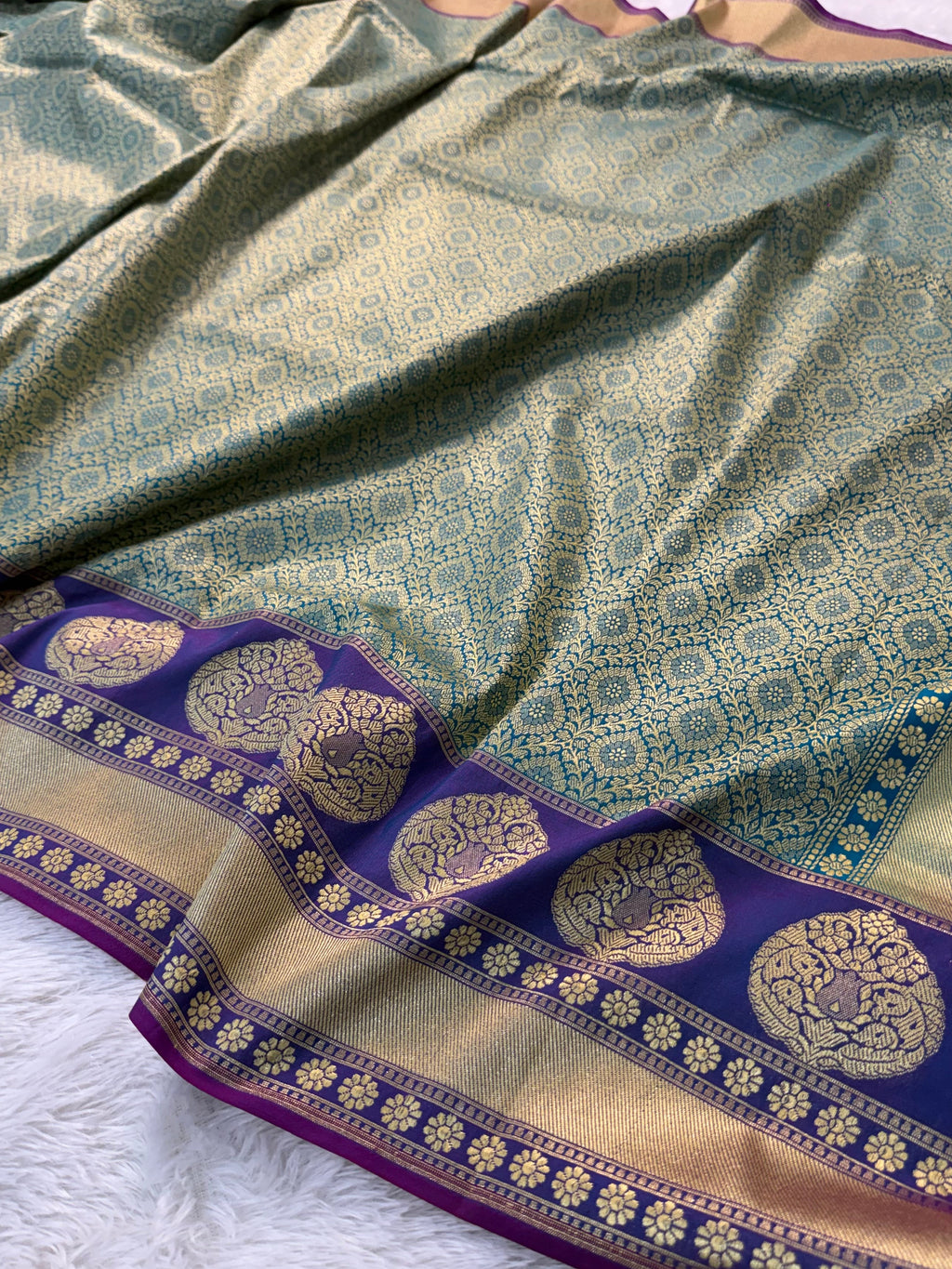 Banarasi Katan Semi Silk Saree In contrast Sea Green Colour With Magenta Border