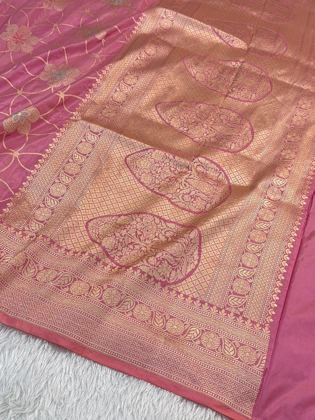 Banarasi Pure Katan Silk Saree with Geometrical Meenakari jaal design in Dusty Pink Colour