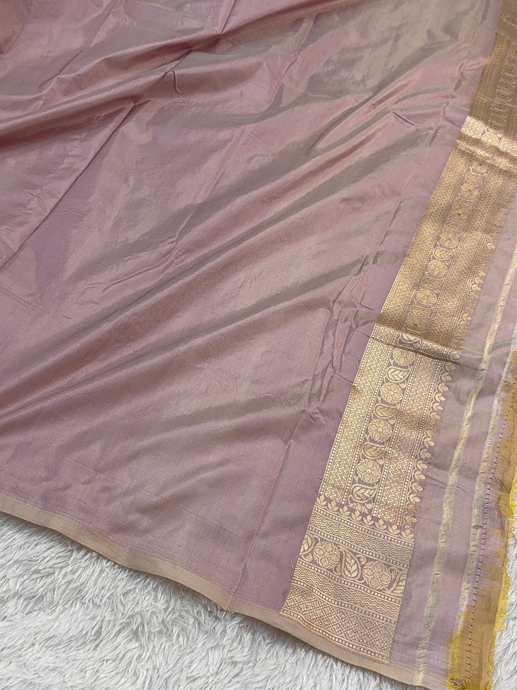 Banarasi Pure Katan Silk Saree with Chokdi Meenakari jaal design in Mauve Colour