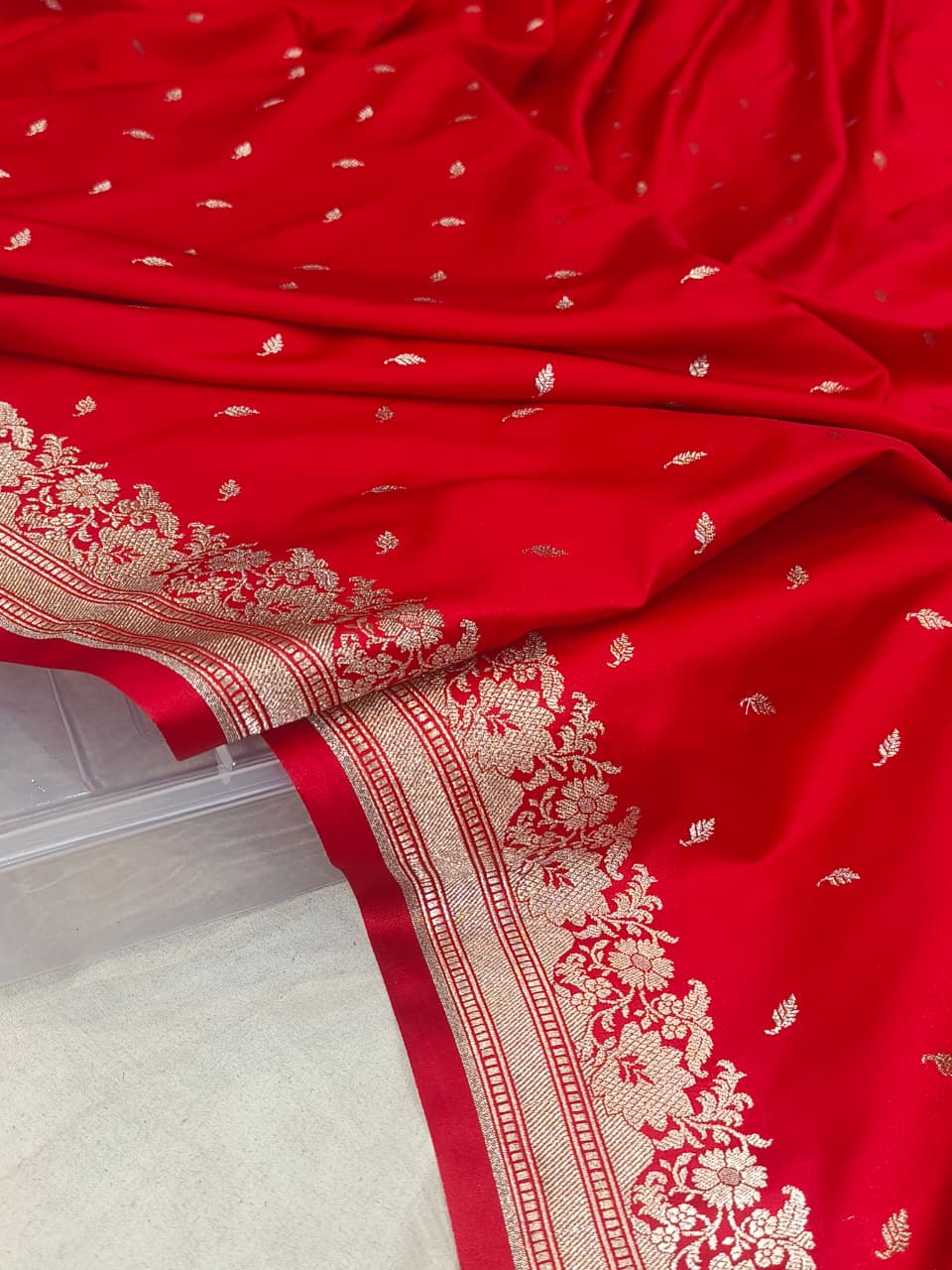 Mashru Silk Banarasi Open Border Buti Saree