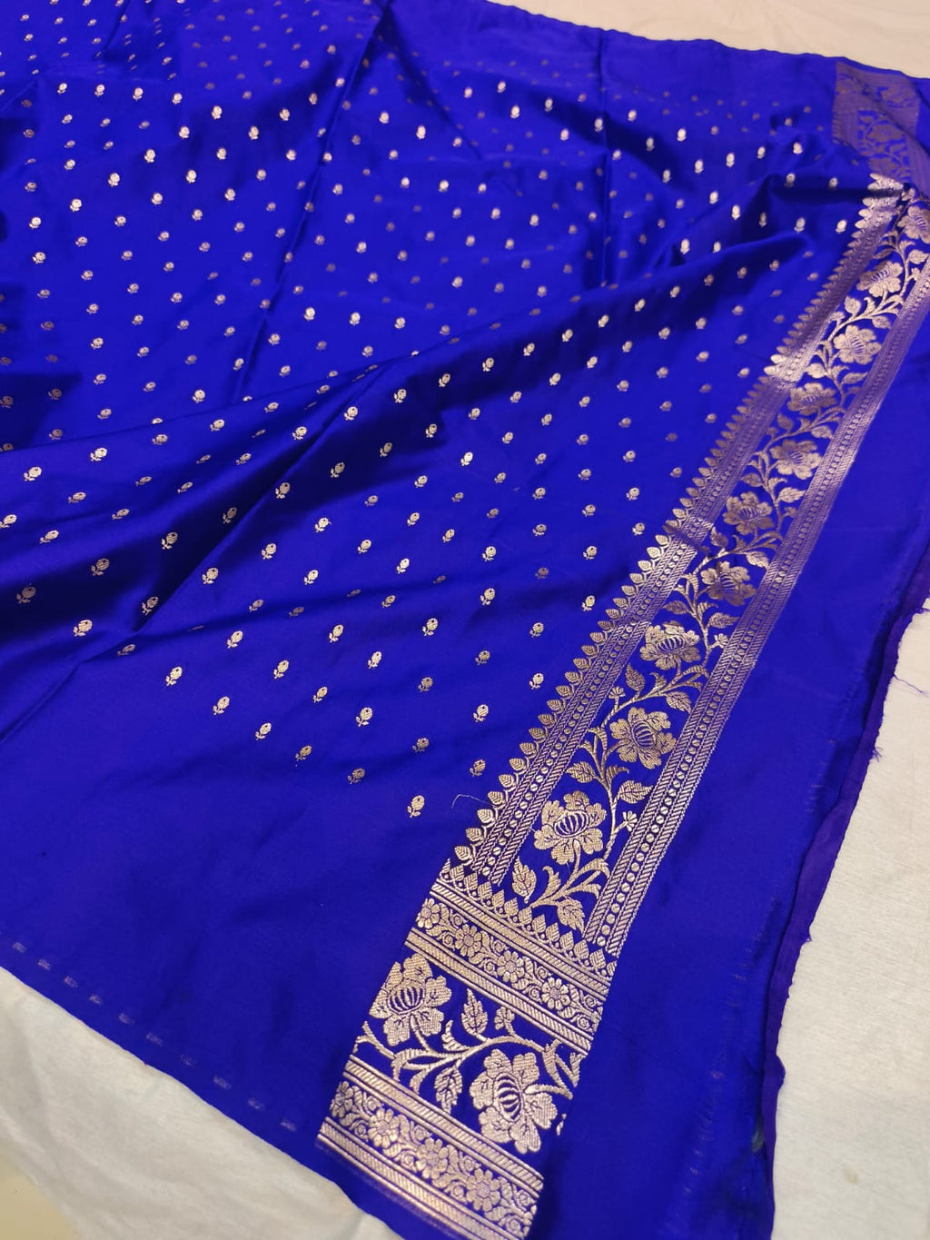 Mashru Silk Banarasi Border Buti Saree
