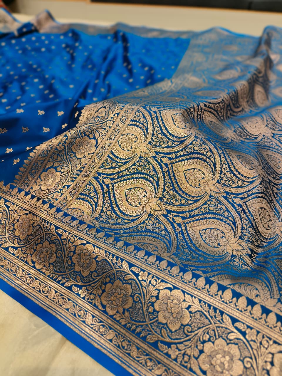 Mashru Silk Banarasi Open Border Buti Saree