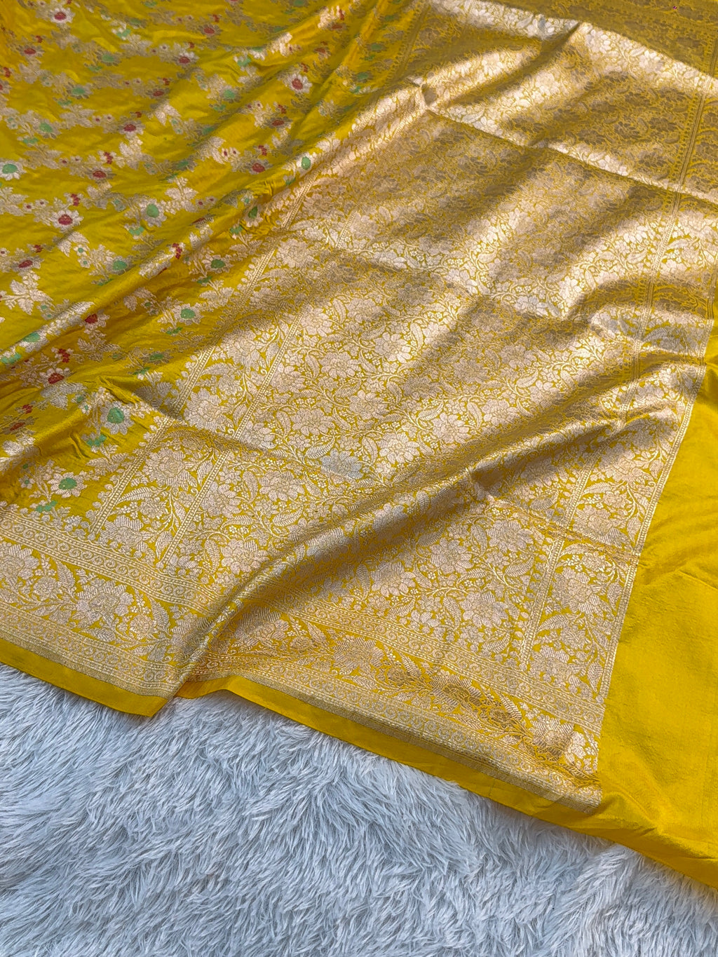 Banarasi pure katan silk saree with meenakari jaal design pattern in shade of Gold Color