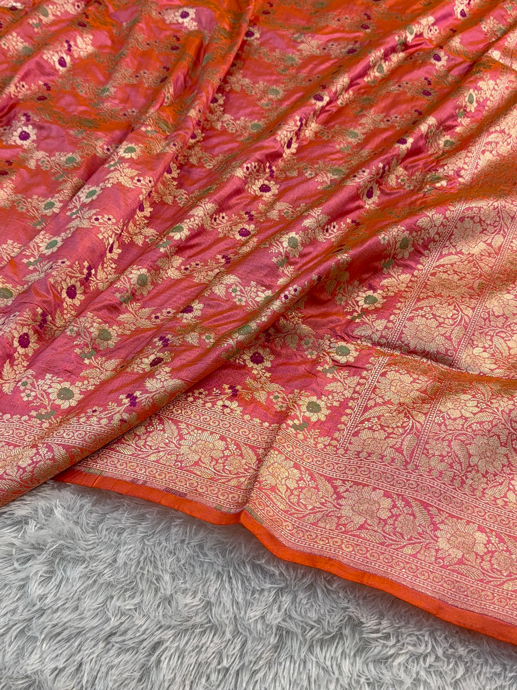 Banarasi pure katan silk saree with meenakari jaal design in dual shade of Light Pink and Peach color