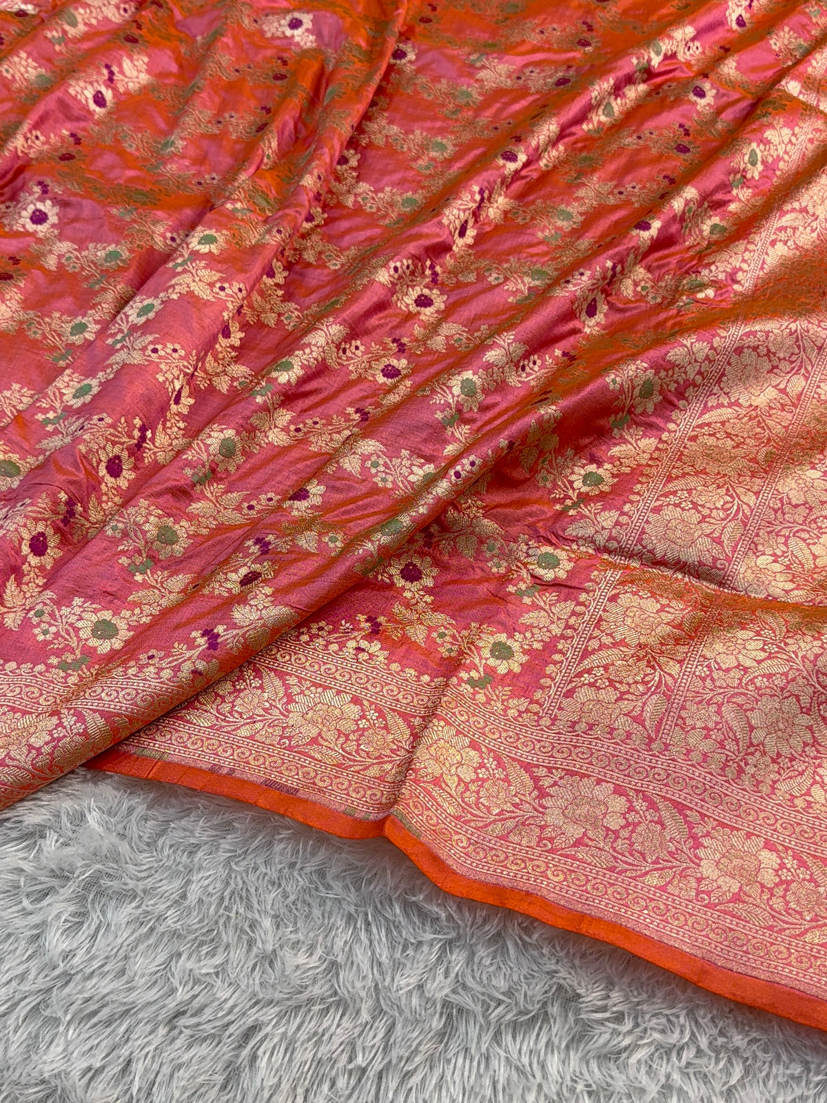 Banarasi pure katan silk saree with meenakari jaal design in dual shade of Light Pink and Peach color