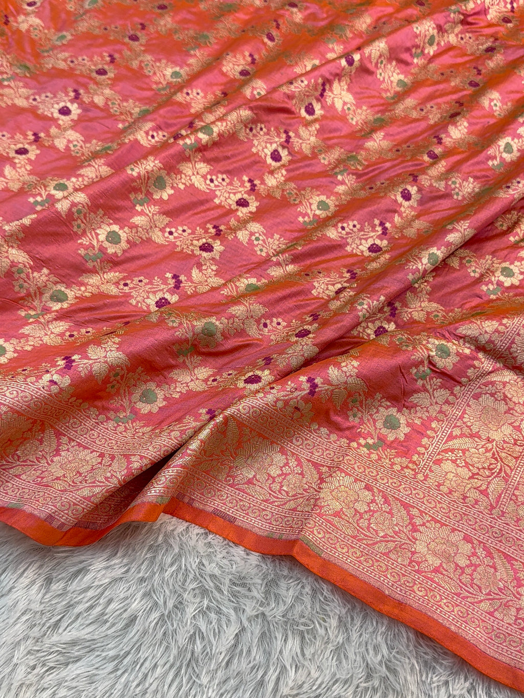 Banarasi pure katan silk saree with meenakari jaal design in dual shade of Light Pink and Peach color