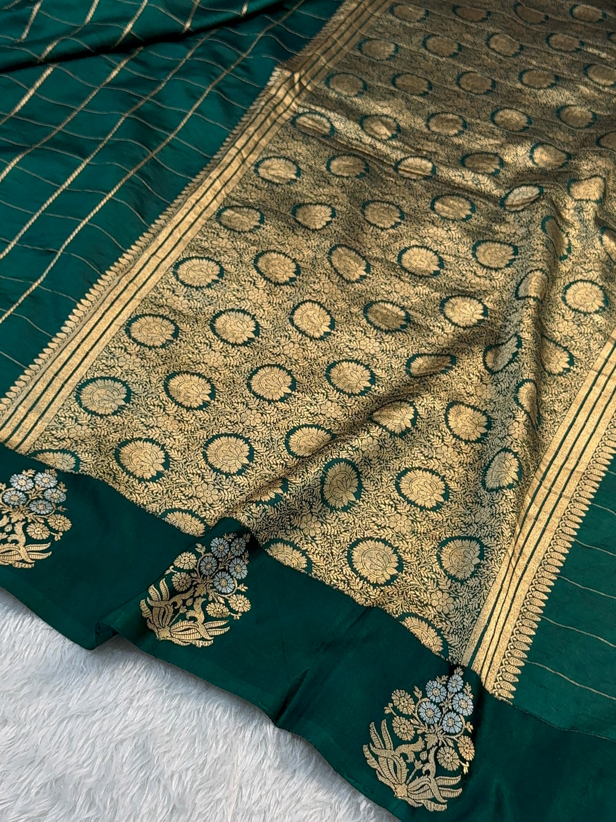 Banarasi Raw Mango Silk Saree with Satin Border with Checks Design in Dark Green Colour