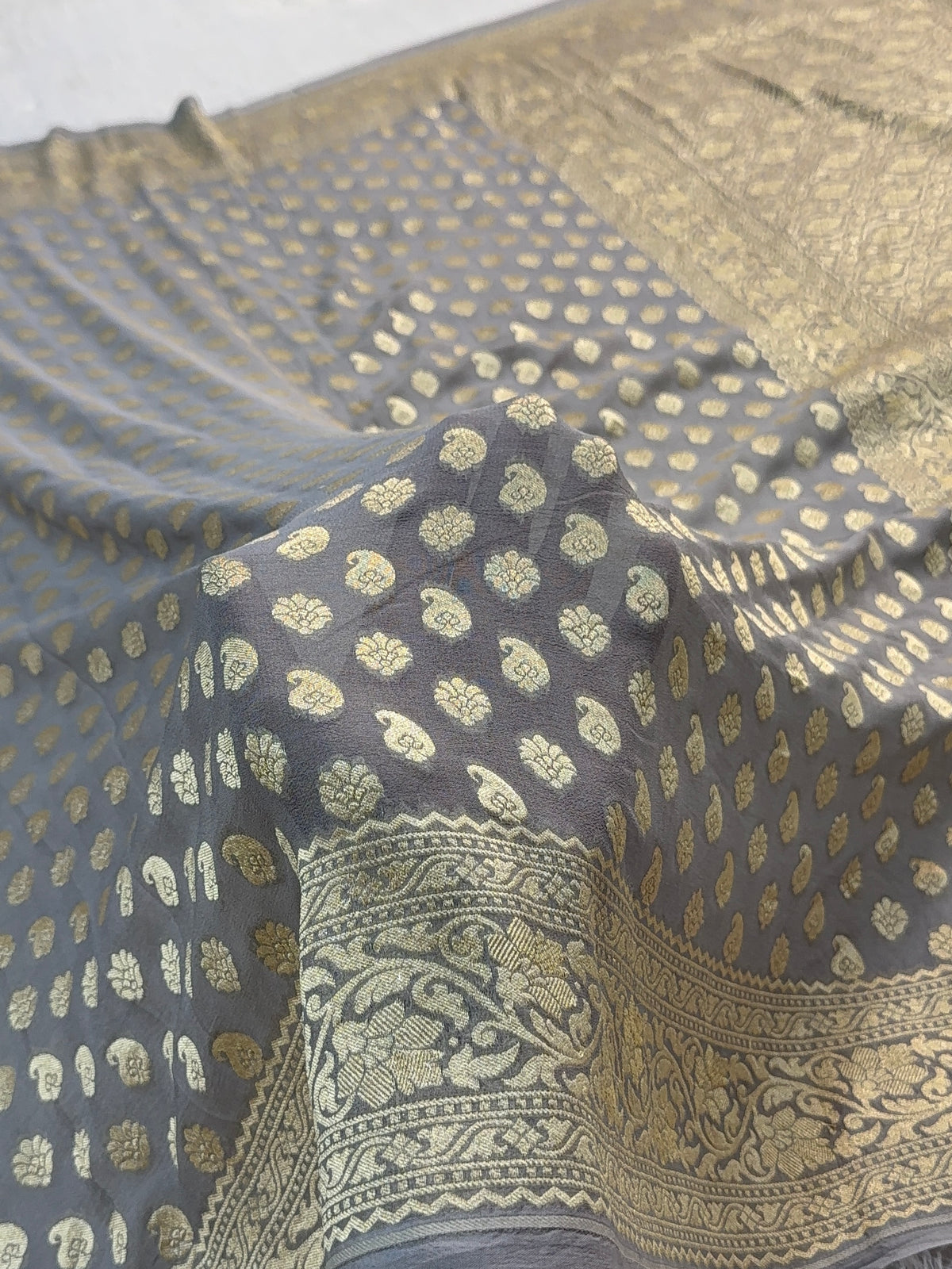 Banarasi Pure Khaddi Shifon Saree in Border And Buti Design in Grey Colour