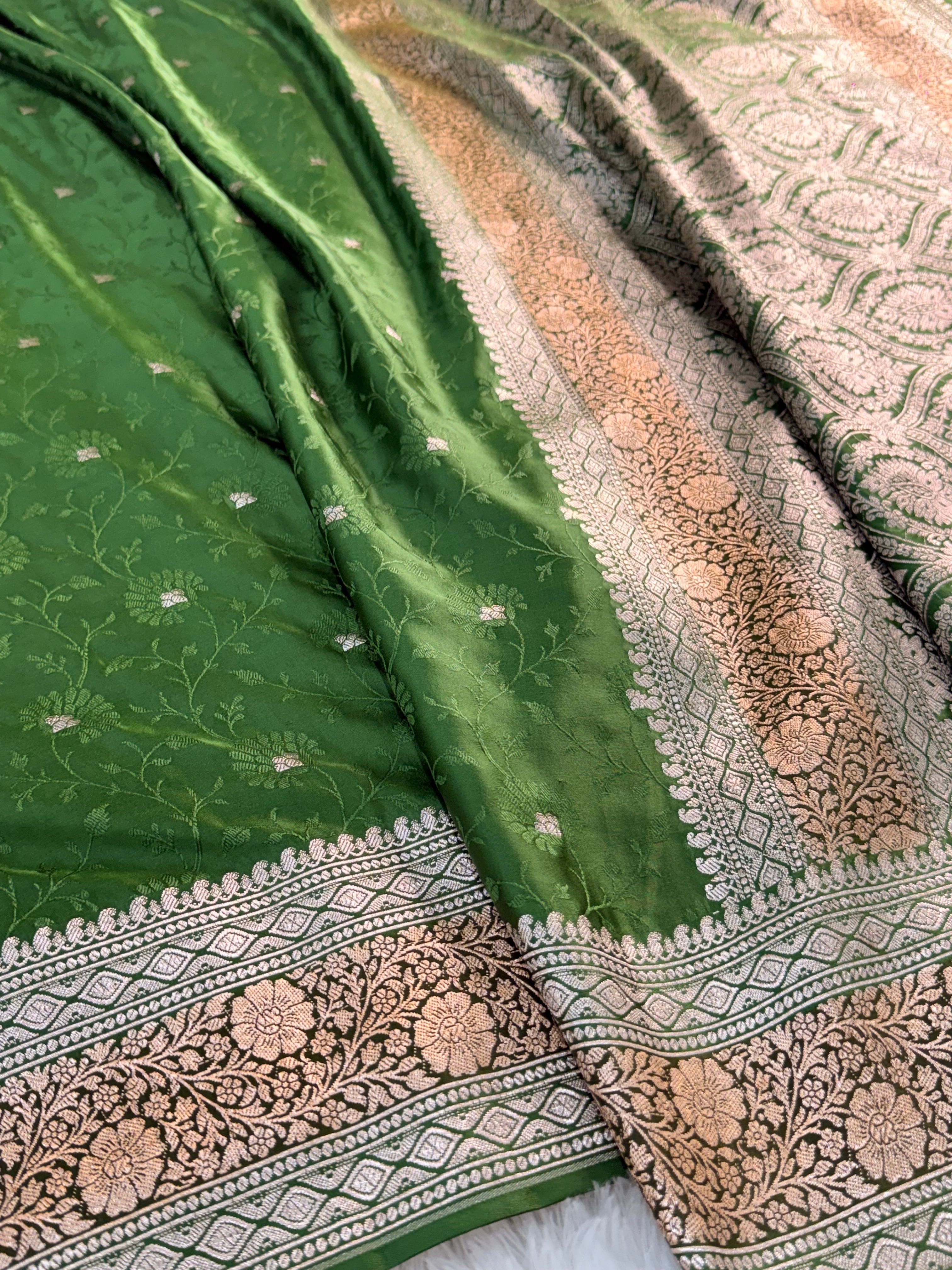 Banarasi Mashru Silk Saree with Tanchoi Jaal Weaving in Parriot Green color