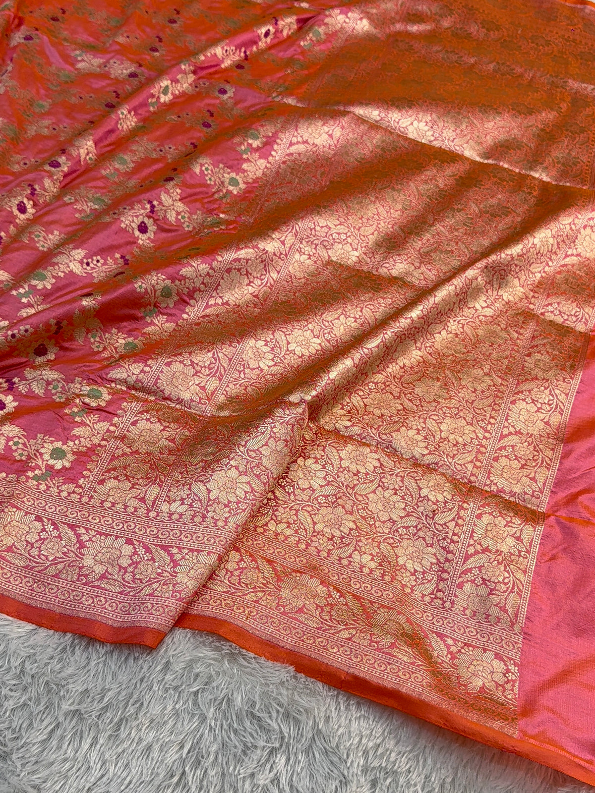 Banarasi pure katan silk saree with meenakari jaal design in dual shade of Light Pink and Peach color