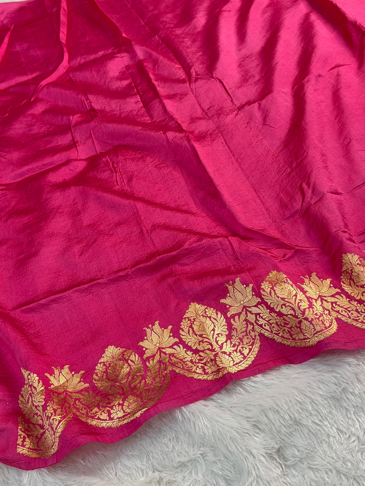 Banarasi Raw Mango Silk Saree in Border and Buti Design in Gold Zari work in Dusty Pink