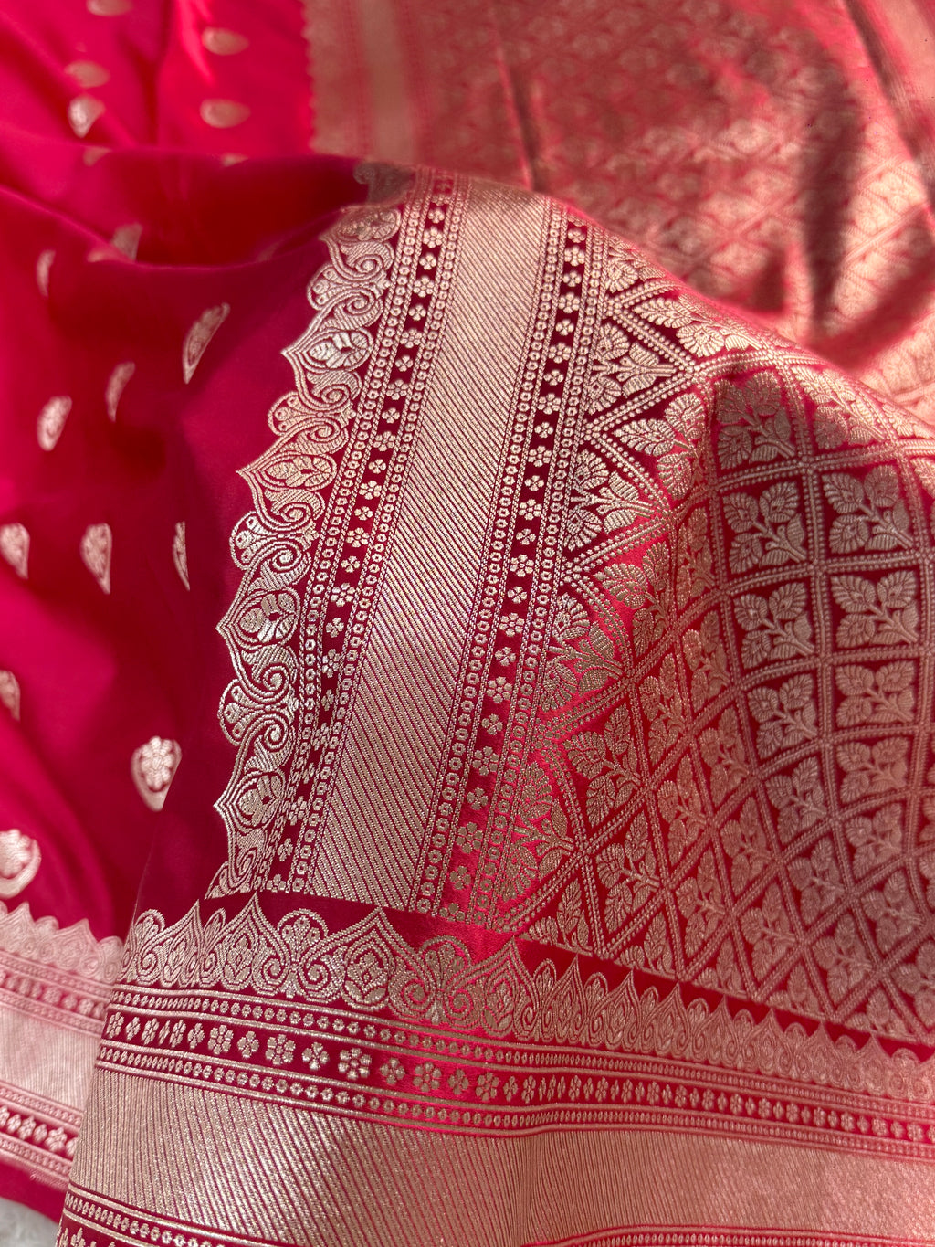 Banarasi Mashru Silk Saree in Border Buti Design in shot rani colour