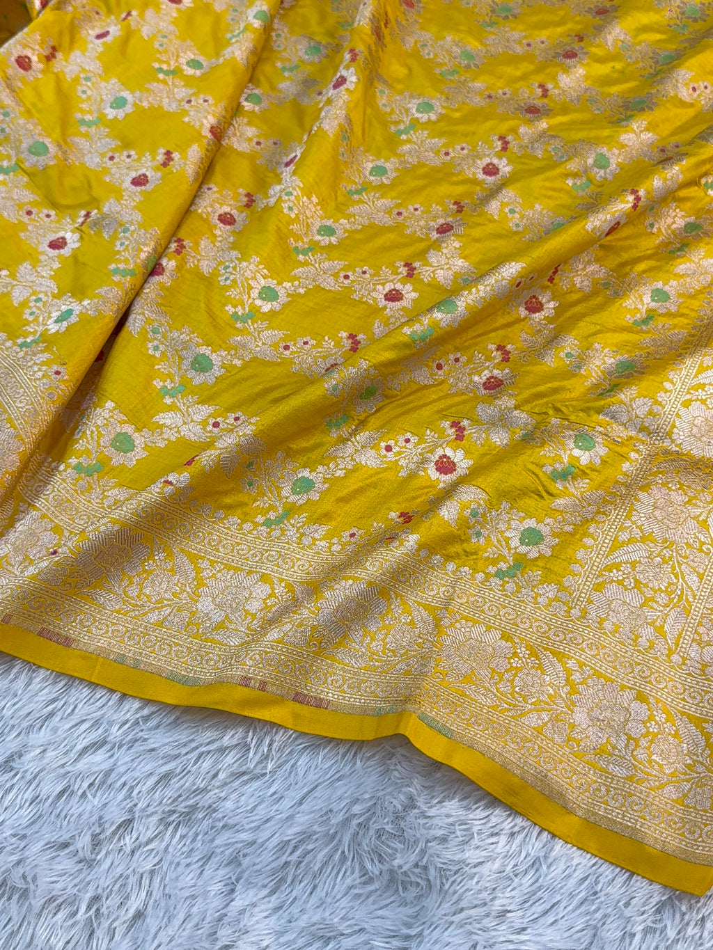 Banarasi pure katan silk saree with meenakari jaal design pattern in shade of Gold Color