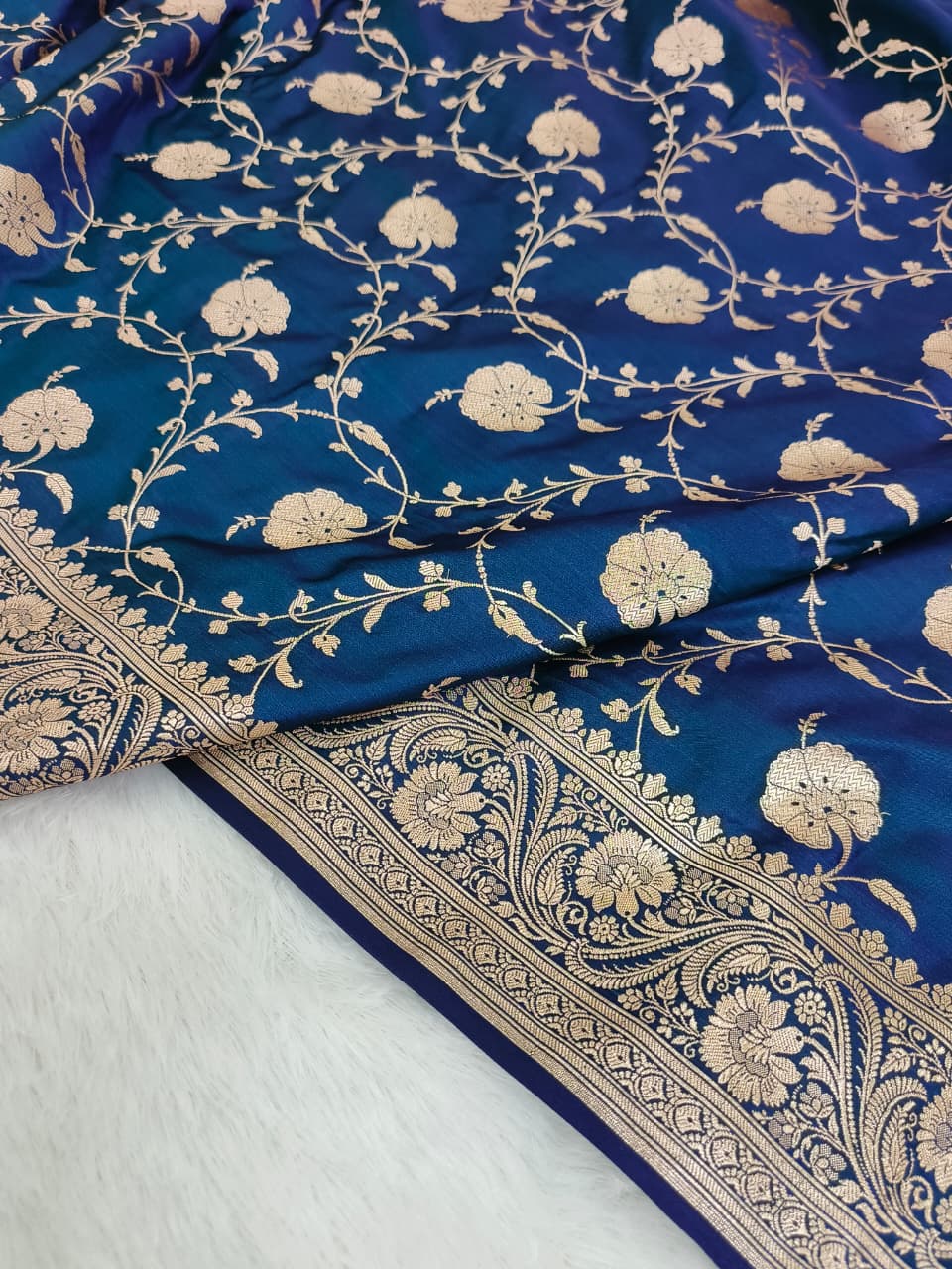 Mashru Silk Banarasi Border Jaal Saree