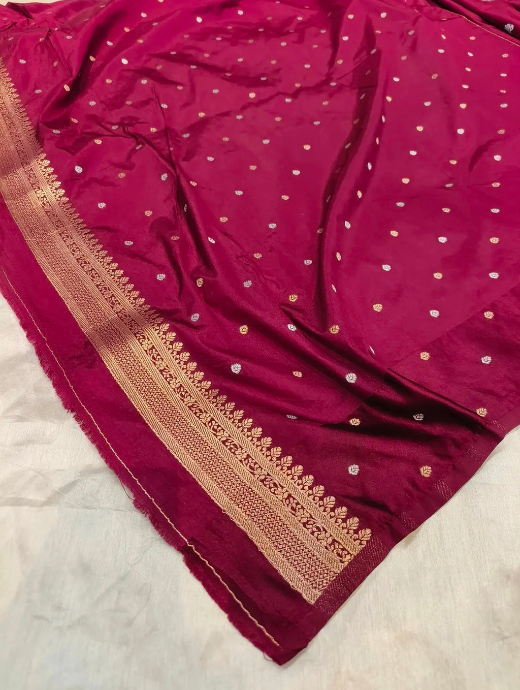 Mango Silk Open Buta Border Buti Saree