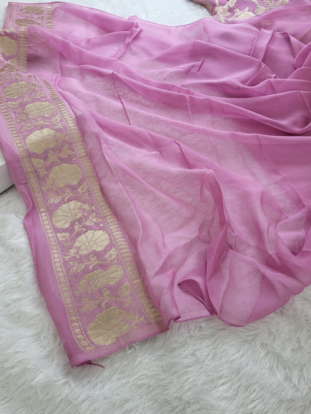 Georgette saree in floral jaal design